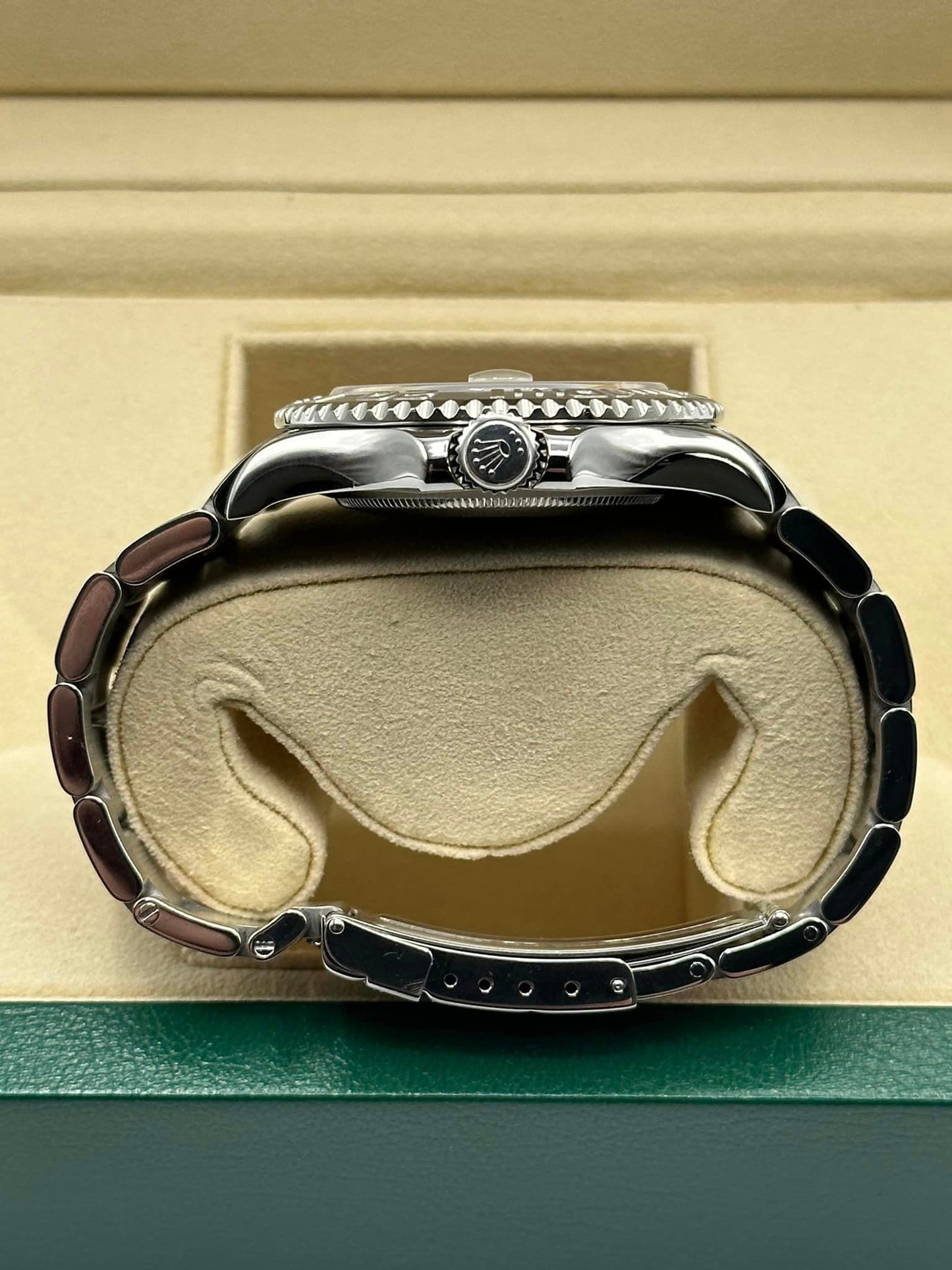 Rolex Yacht-Master 40mm 16622 Platinum Bezel Silver Dial - MyWatchLLC