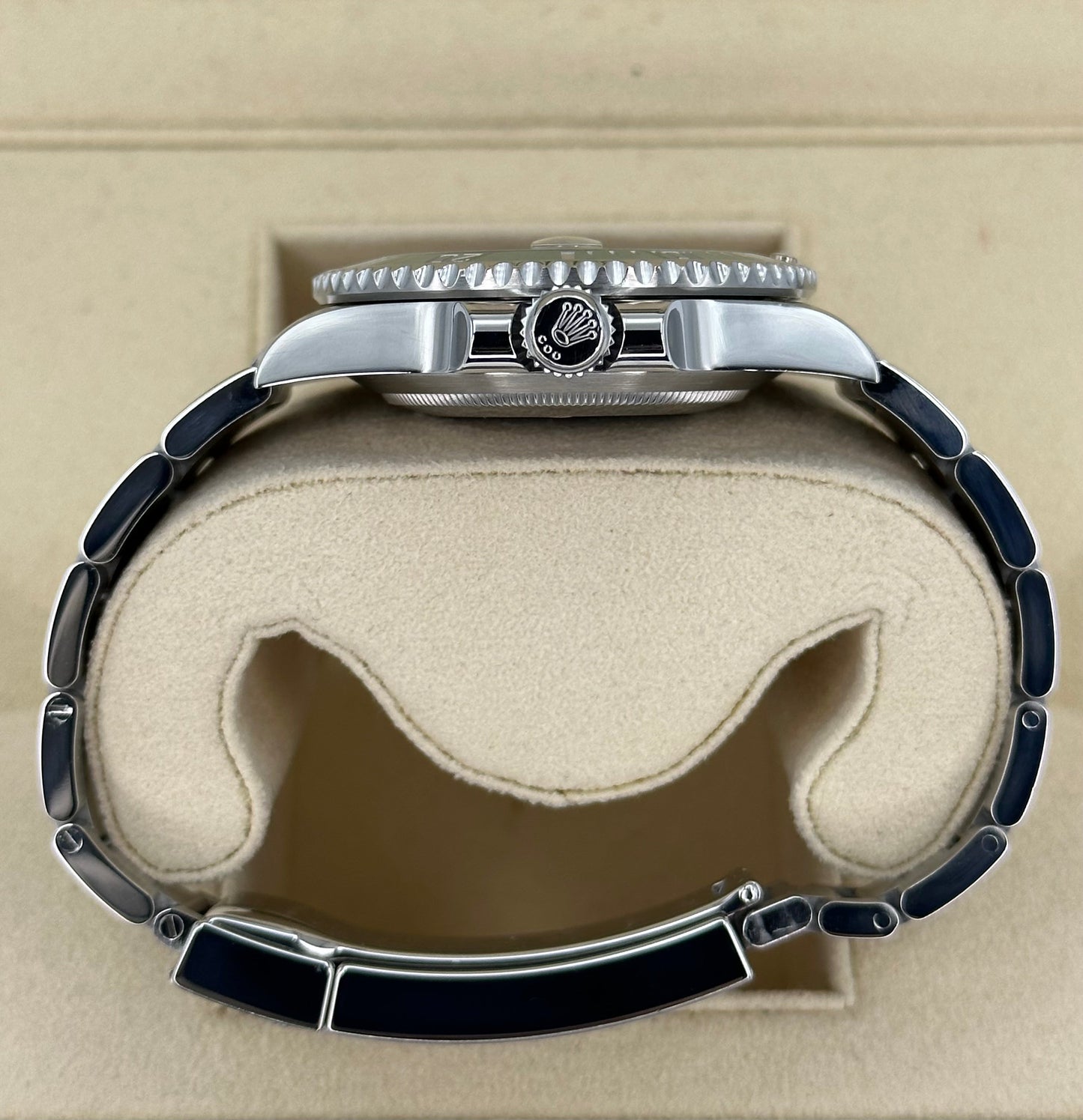 Rolex Submariner Date "Hulk" 40mm 116610LV Stainless Steel Green Dial - MyWatchLLC