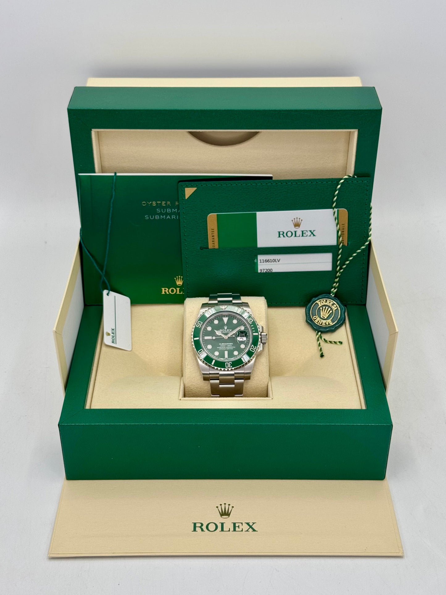 NEW OLD STOCK 2019 Rolex Submariner “Hulkâ€?40mm 116610LV Green Dial - MyWatchLLC