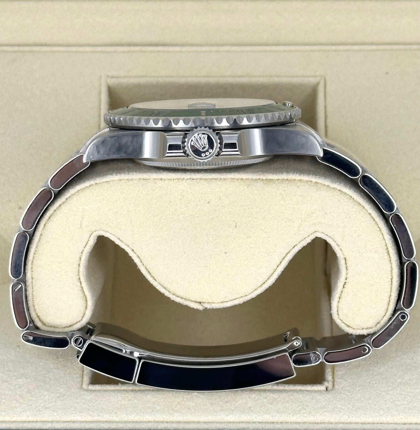 2020 Rolex Submariner Date "Hulk" 40mm 116610LV Green Dial - MyWatchLLC