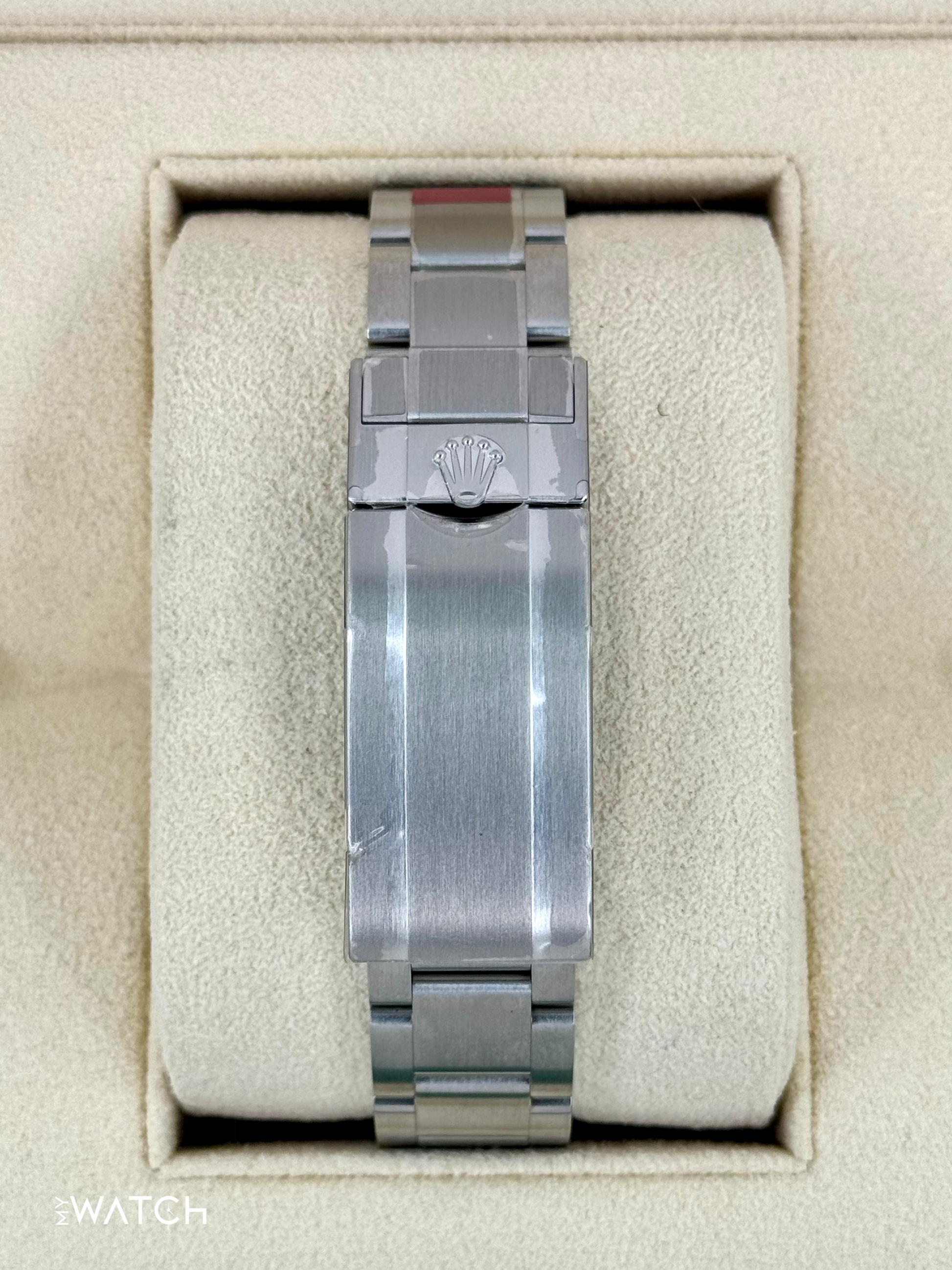 NEW OLD STOCK 2020 Rolex Submariner “Hulkâ€?40mm 116610LV Green Dial (STICKERED) - MyWatchLLC