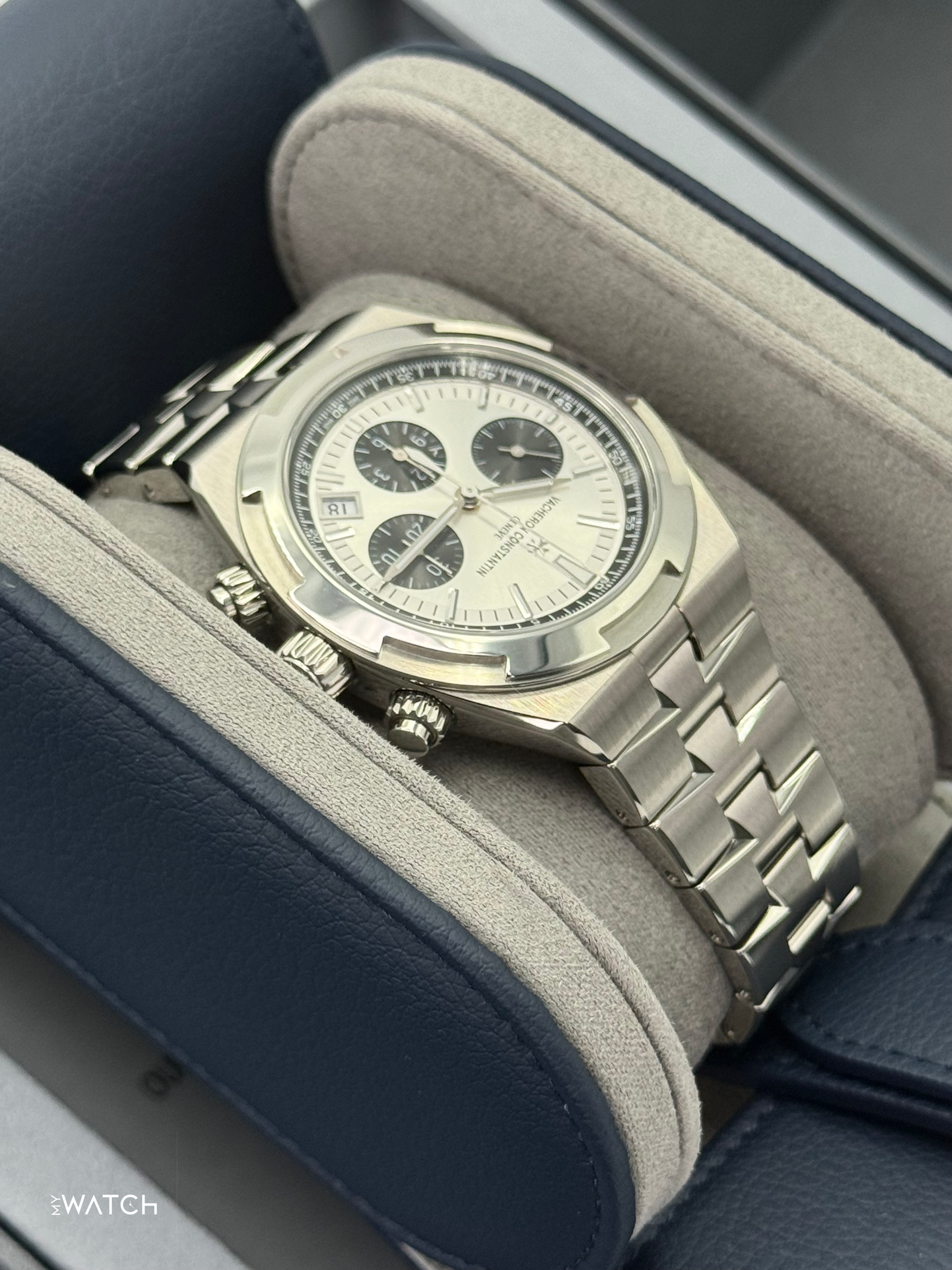 NEW 2025 Vacheron Constantin Overseas 42.5mm 5520V Stainless Steel Silver Dial - MyWatchLLC