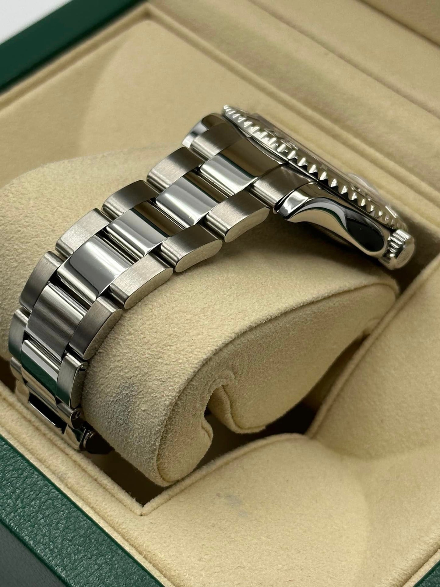 Rolex Yacht-Master 40mm 16622 Platinum Bezel Silver Dial - MyWatchLLC