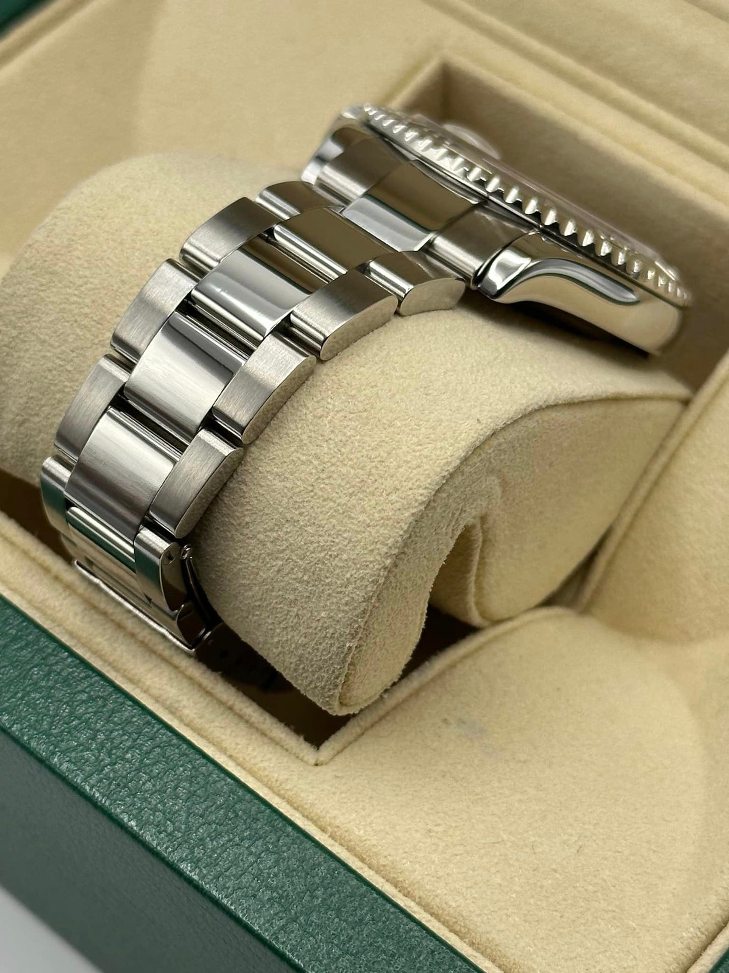 Rolex Yacht-Master 40mm 16622 Platinum Bezel Silver Dial - MyWatchLLC