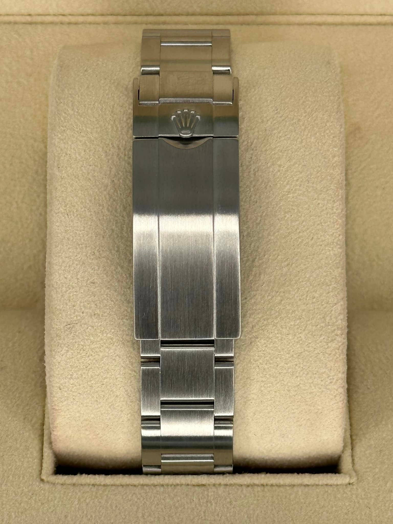 Rolex Submariner Date "Hulk" 40mm 116610LV Stainless Steel Green Dial - MyWatchLLC