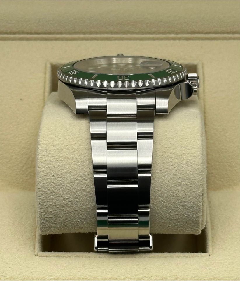 2014 Rolex Submariner "Hulk" 116610LV Stainless Steel Oyster - MyWatchLLC