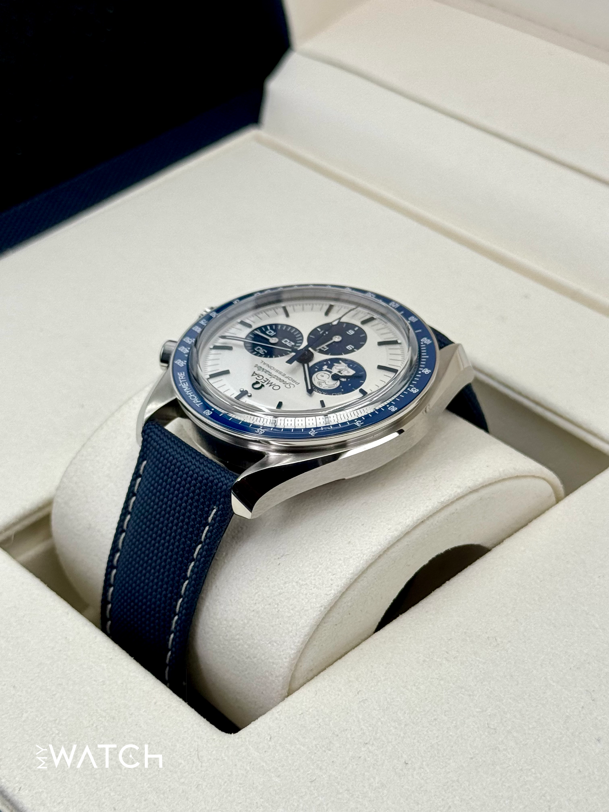 NEW 2025 Omega Speedmaster Silver Snoopy Award 310.32.42.50.02.001 - MyWatchLLC