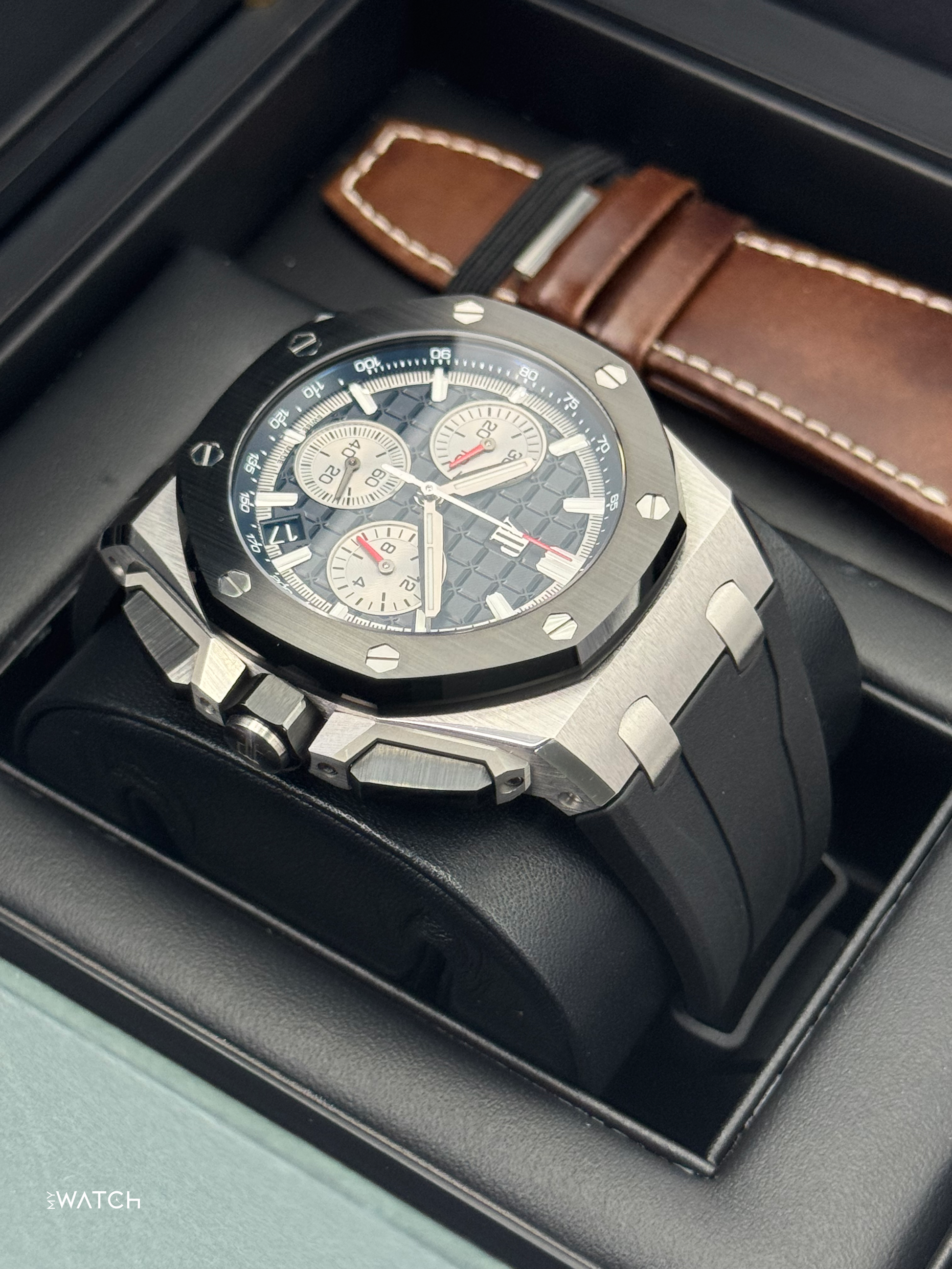 2022 Audemars Piguet Royal Oak Chronograph 43mm 26420SO Black Dial - MyWatchLLC