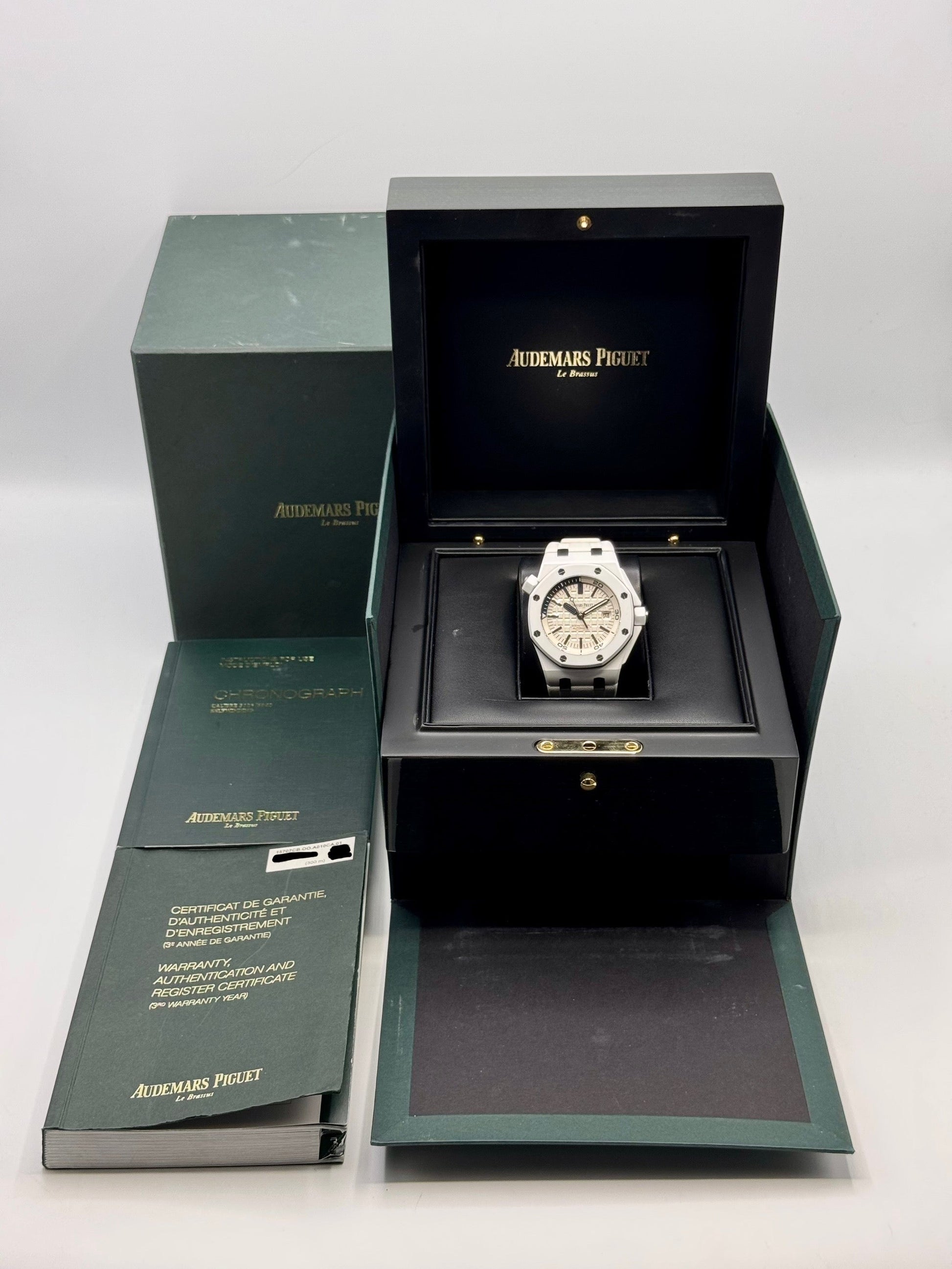 2015 Audemars Piguet Royal Oak Offshore Diver 42mm 15707CB Ceramic - MyWatchLLC