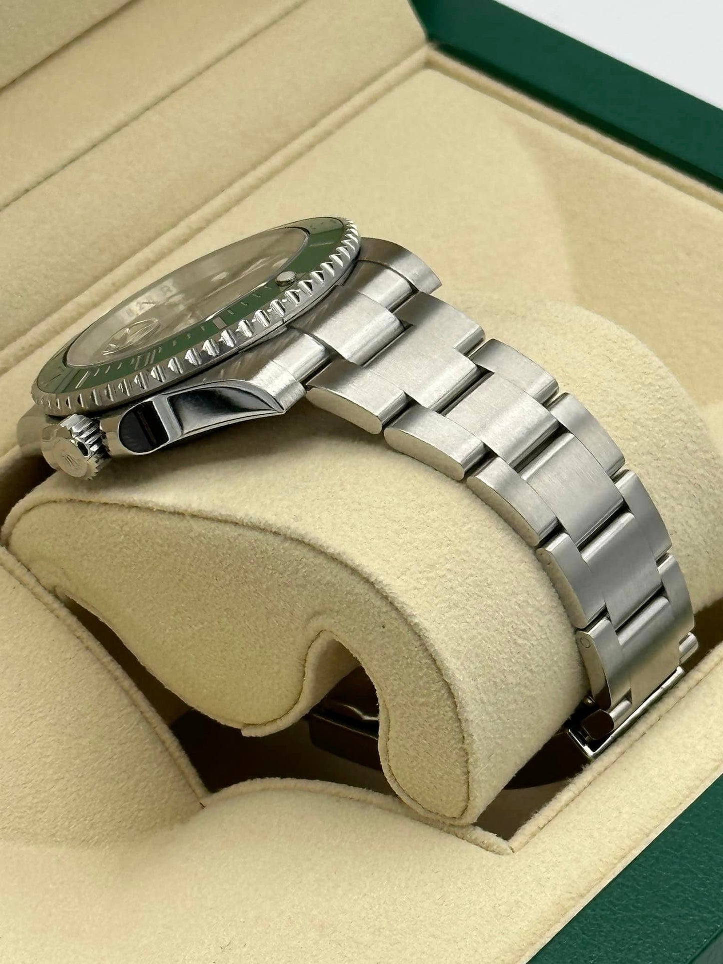 Rolex Submariner “Hulkâ€?116610LV Stainless Steel Green Dial - MyWatchLLC