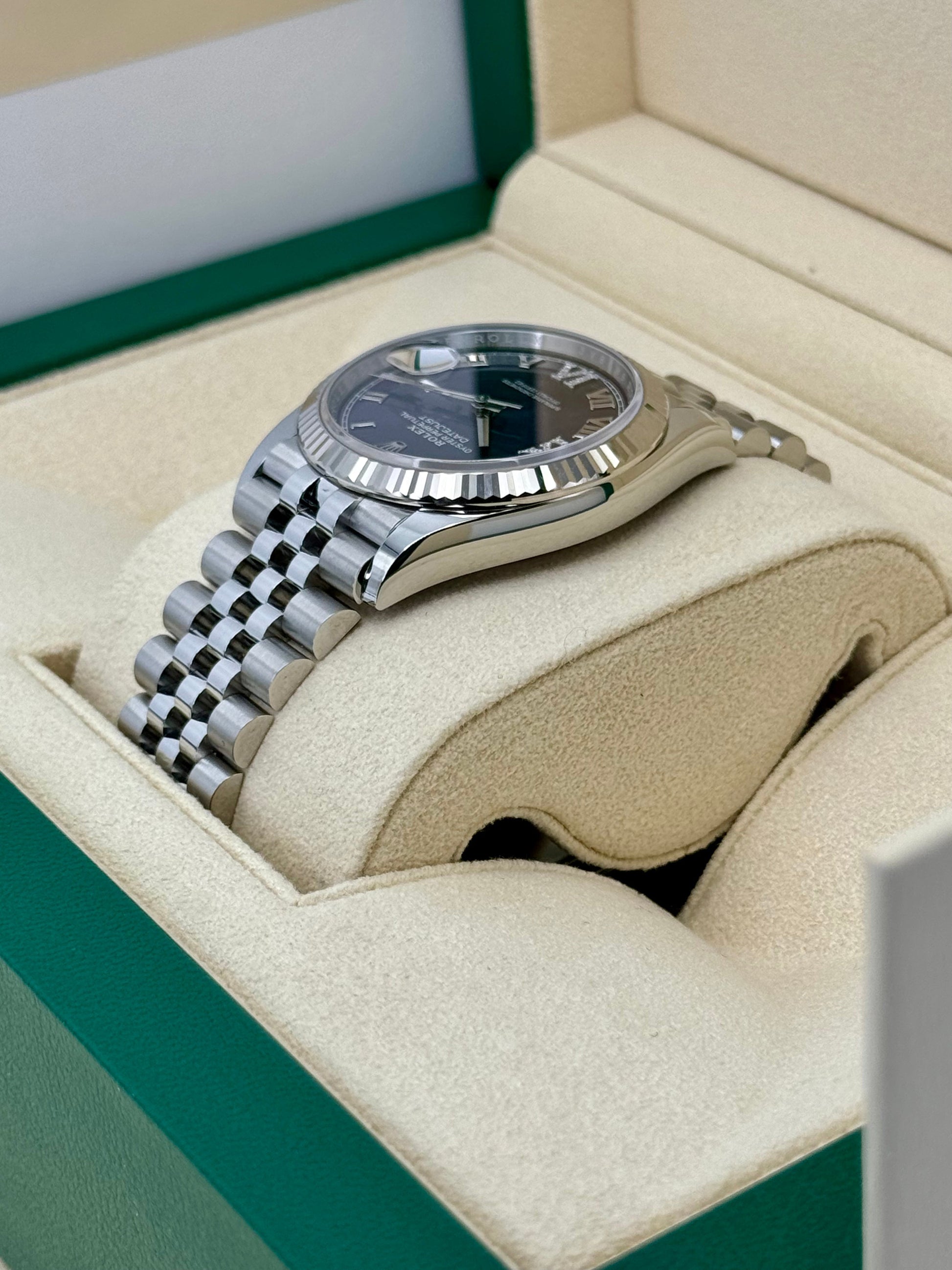 NEW 2023 Rolex Datejust 36mm 126234 Stainless Steel Jubilee Purple Dial - MyWatchLLC