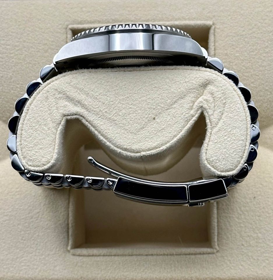 NEW 2022 Rolex GMT-Master II “Batgirlâ€?126710BLNR SS on Jubilee - MyWatchLLC