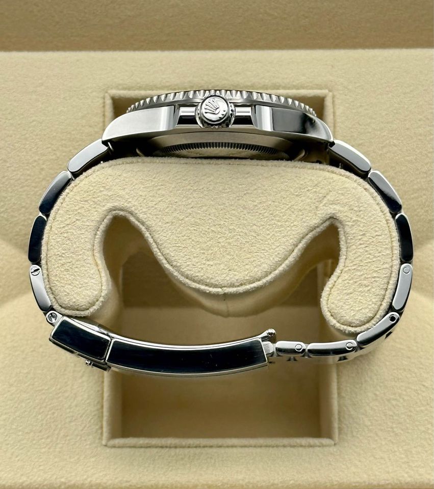 2014 Rolex Submariner "Hulk" 116610LV Stainless Steel Oyster - MyWatchLLC