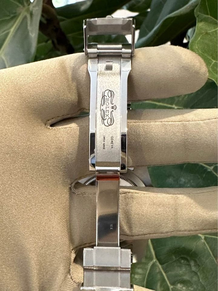 New 2015 Rolex Submariner 116610LV Green Dial Oyster - MyWatchLLC