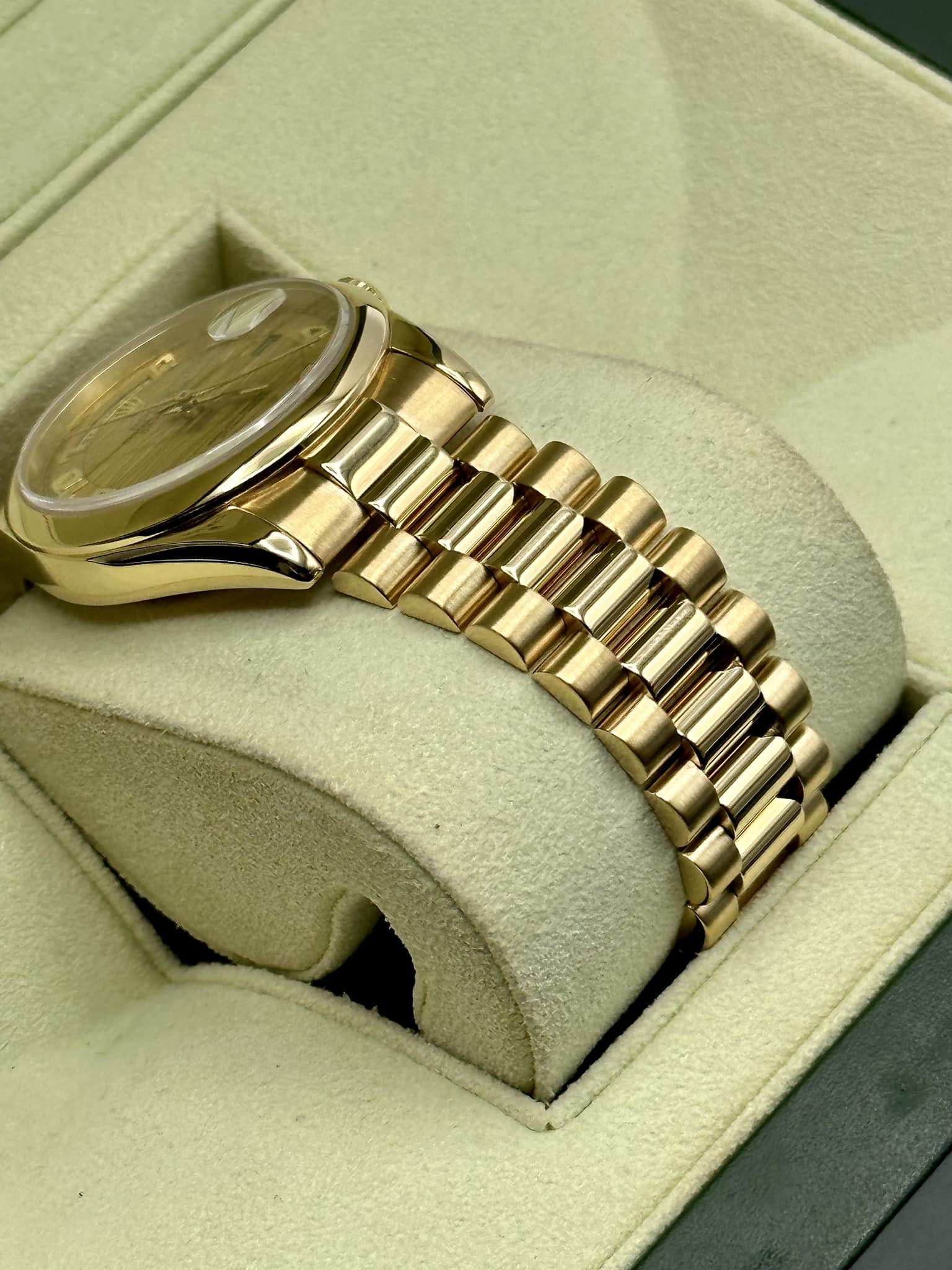 2000 Rolex Day-Date 36mm 118208 Presidential Champagne Wave Dial - MyWatchLLC