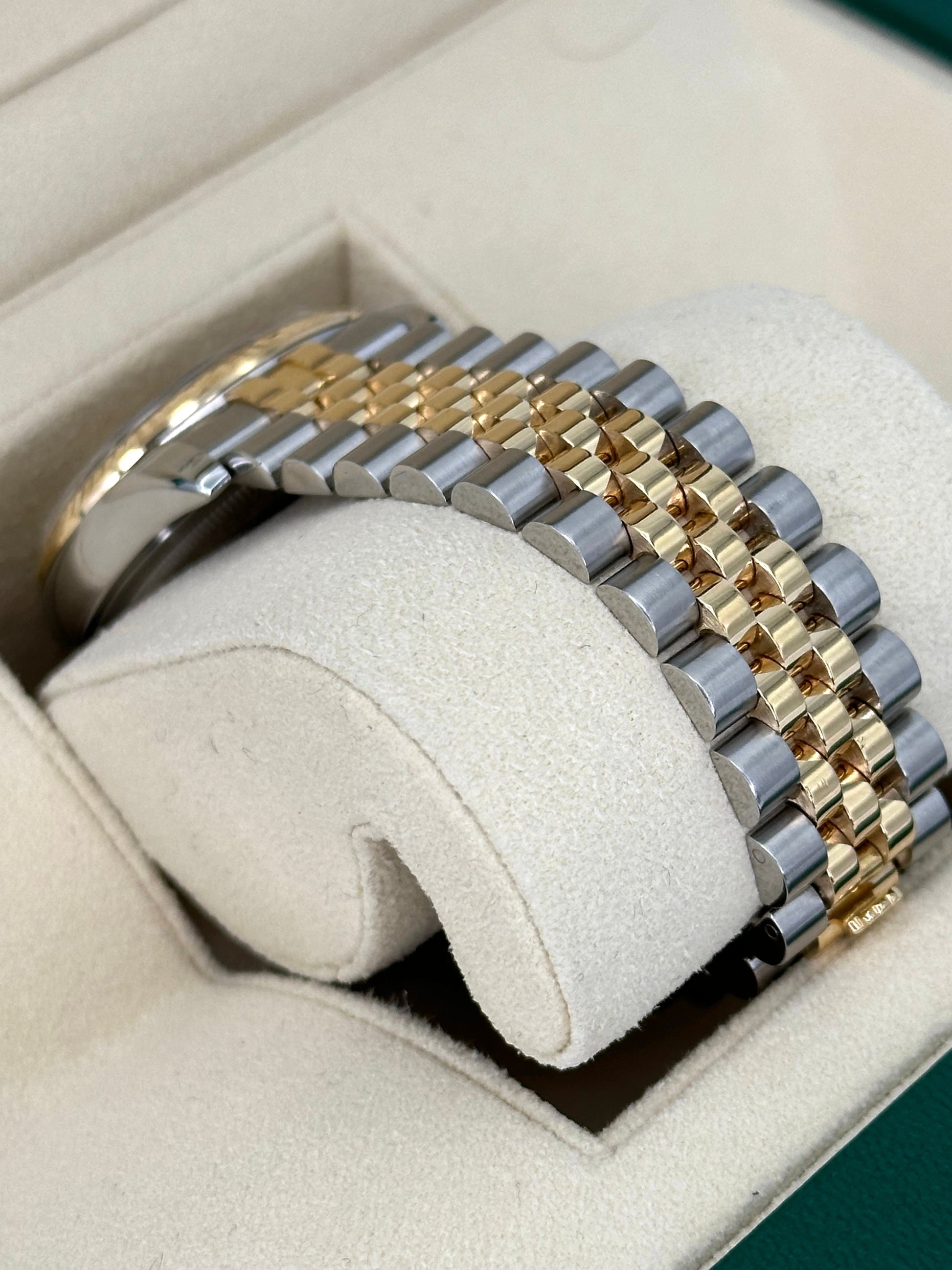 2005 Rolex Datejust 36mm 116233 Two-Tone Jubilee Champagne Dial - MyWatchLLC