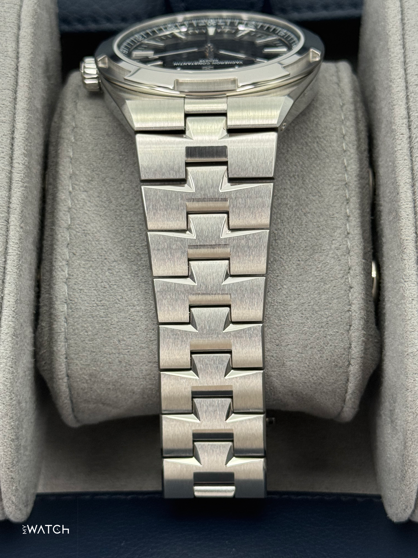 NEW 2025 Vacheron Constantin Overseas 41mm 4520V Stainless Steel Black Dial - MyWatchLLC