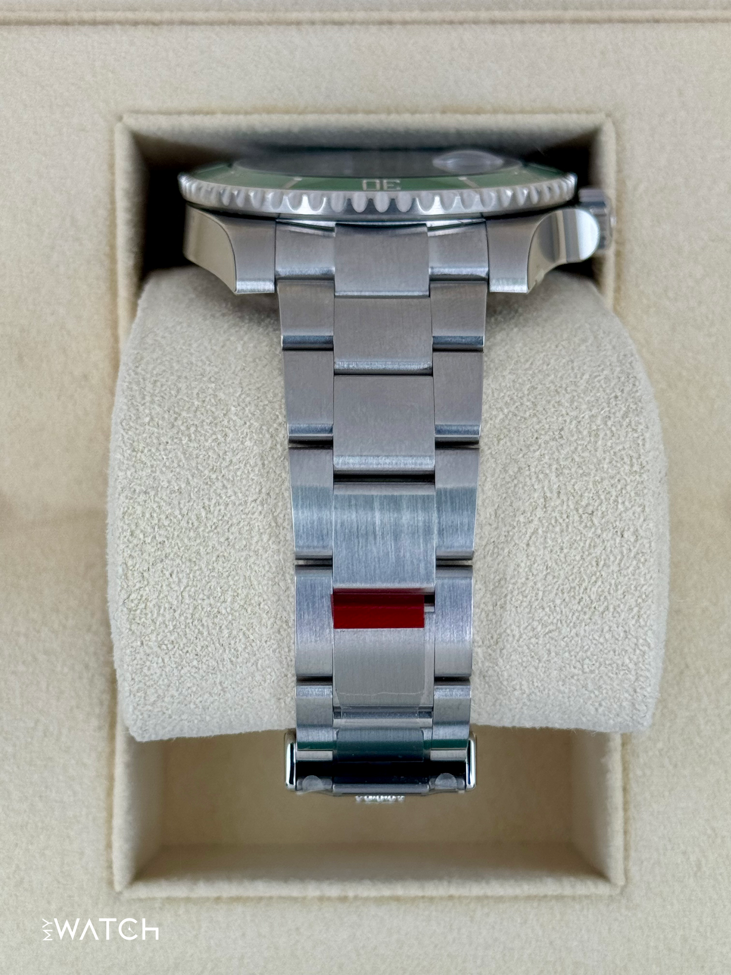 NEW OLD STOCK 2020 Rolex Submariner “Hulkâ€?40mm 116610LV Green Dial (STICKERED) - MyWatchLLC