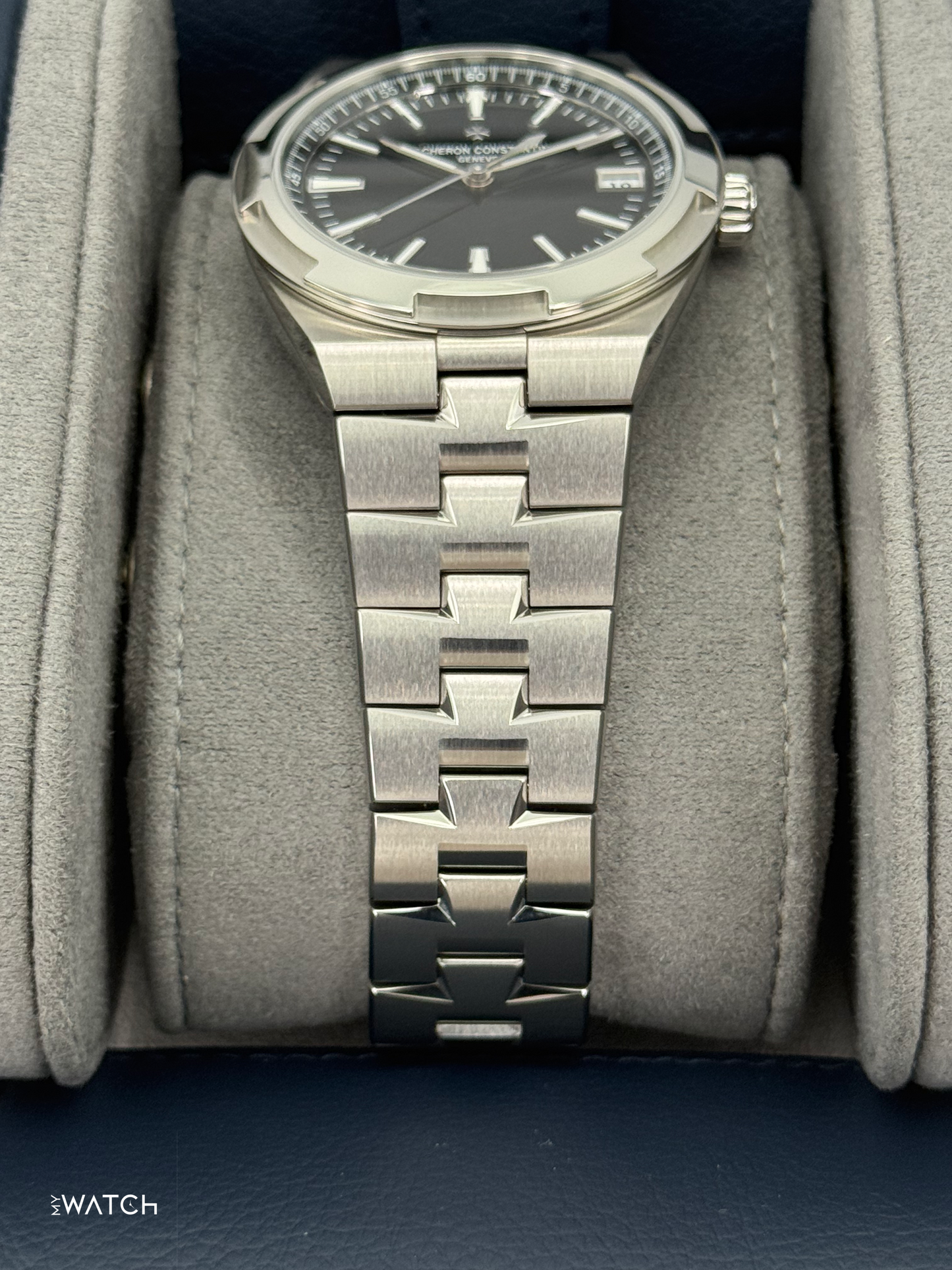 NEW 2025 Vacheron Constantin Overseas 41mm 4520V Stainless Steel Black Dial - MyWatchLLC