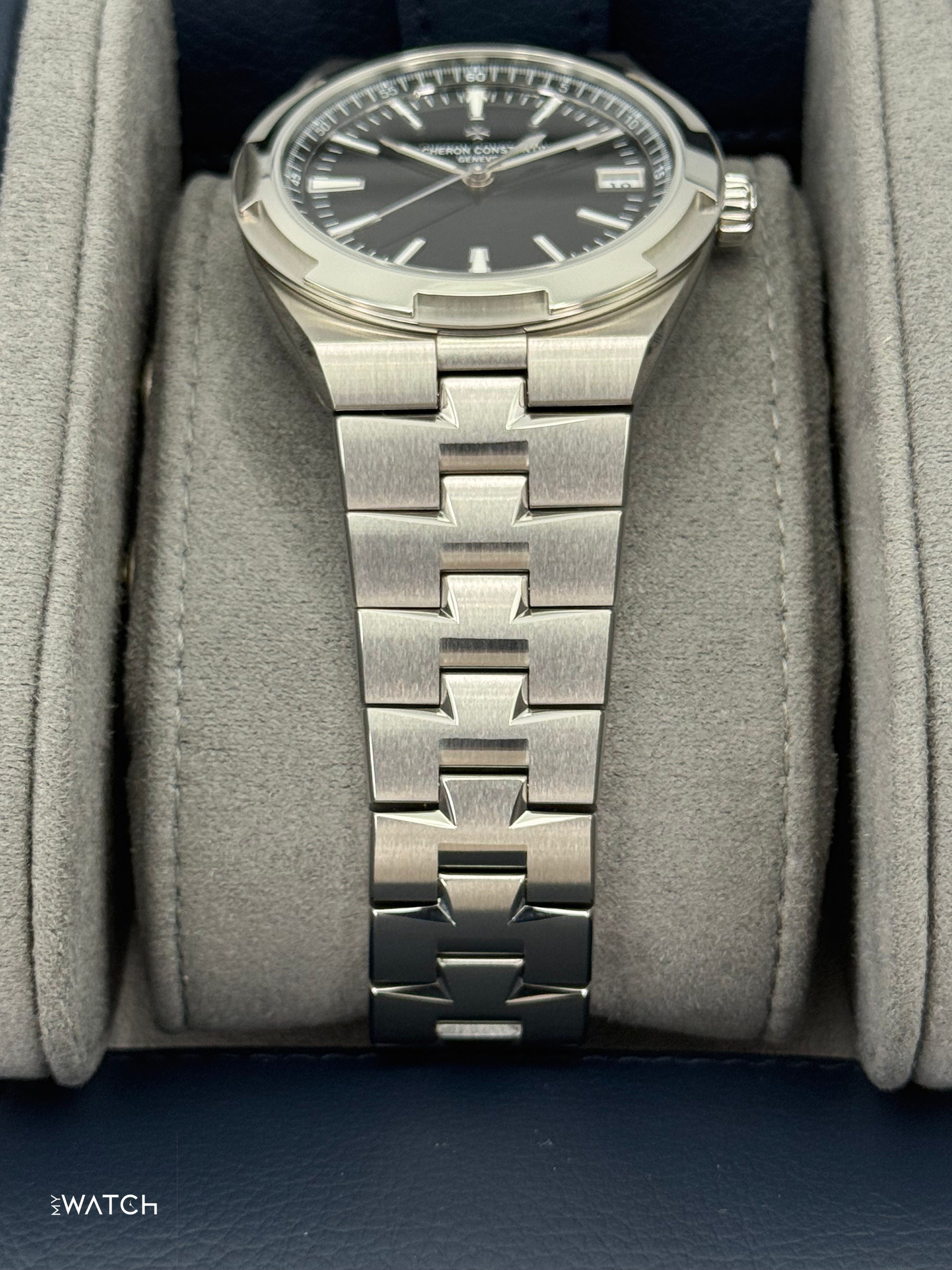 NEW 2025 Vacheron Constantin Overseas 41mm 4520V Stainless Steel Black Dial - MyWatchLLC