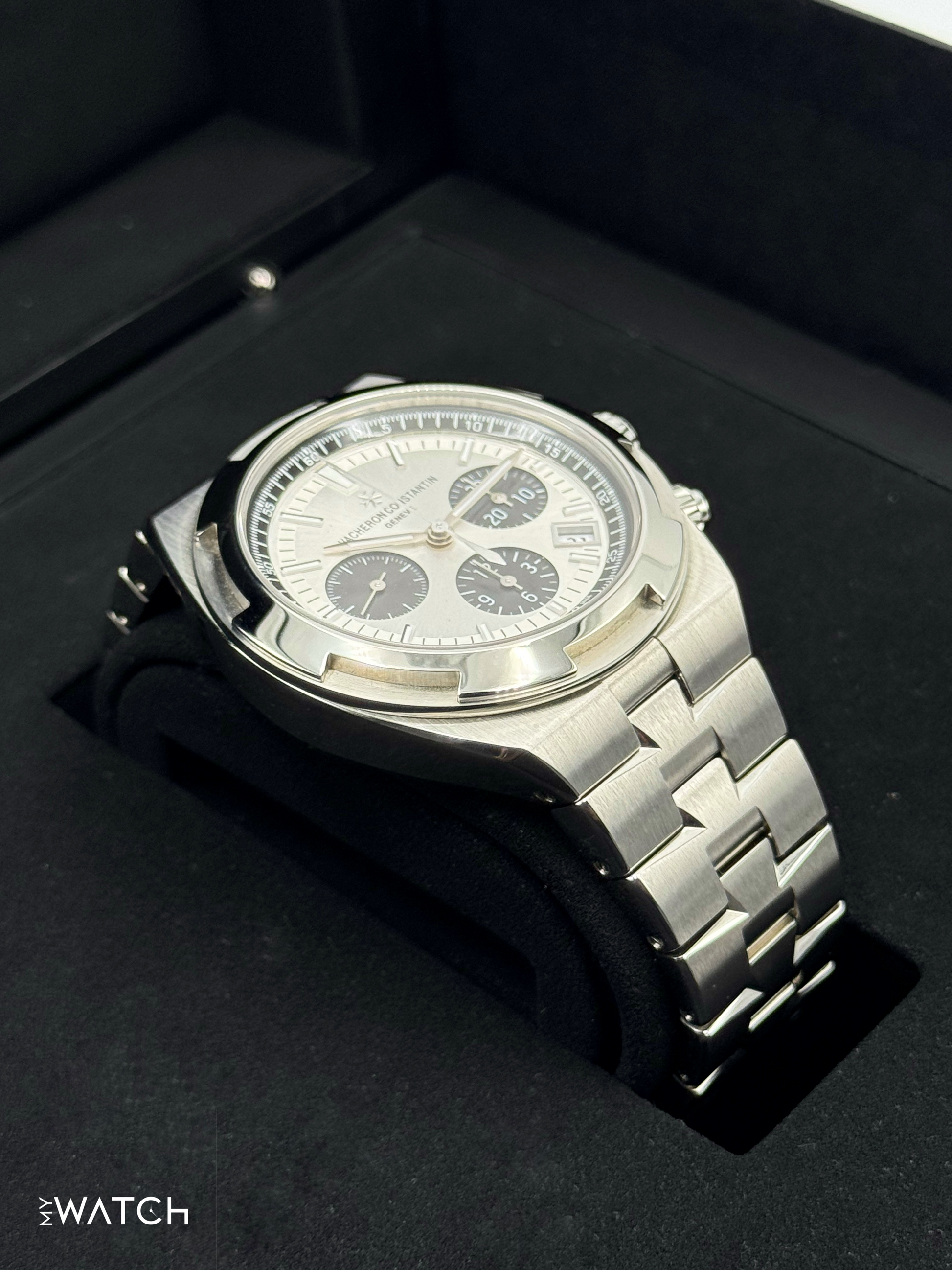 2023 Vacheron Constantin Overseas 42.5mm 5500V Stainless Panda Dial - MyWatchLLC