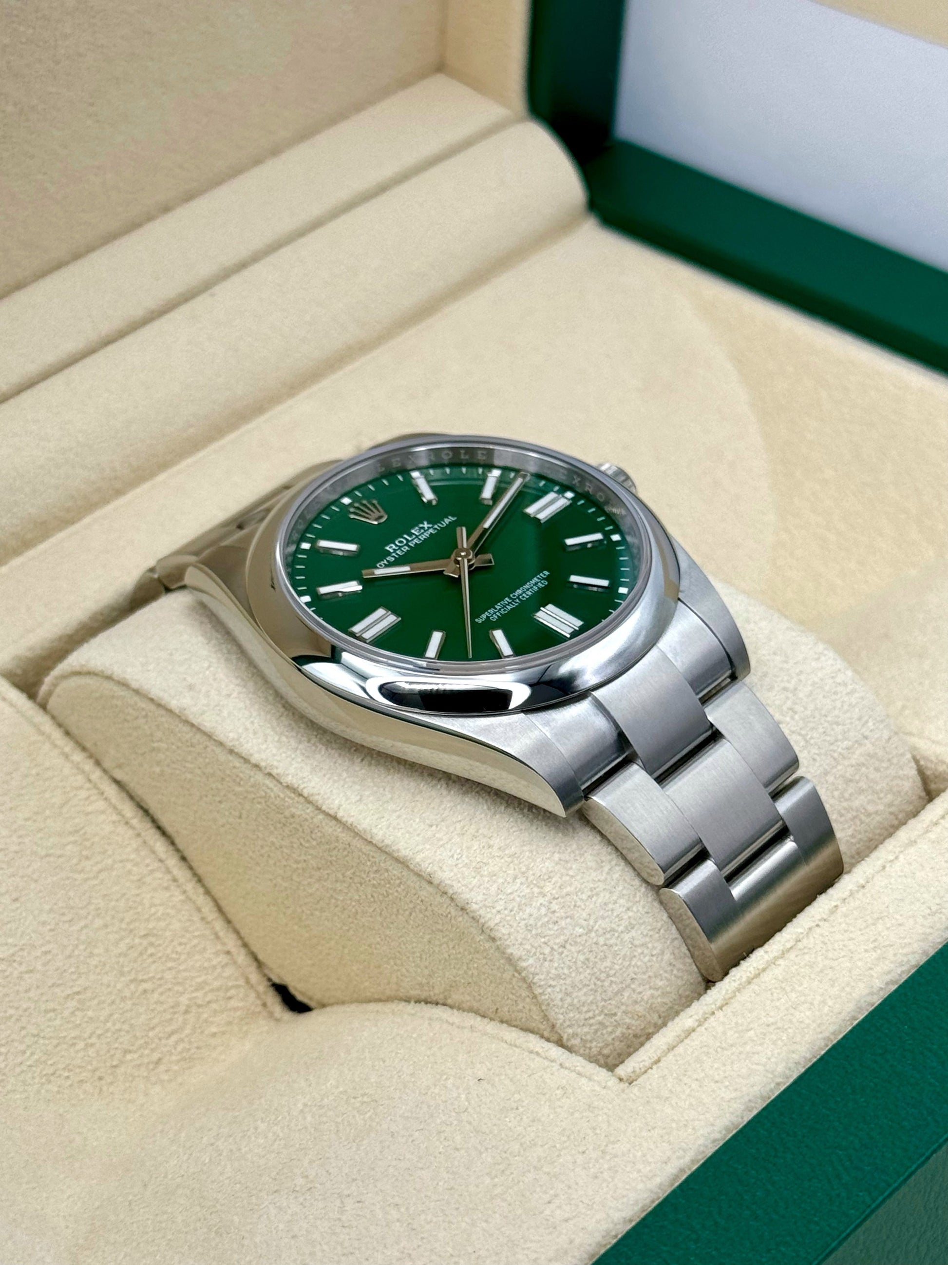 NEW 2025 Rolex Oyster Perpetual 41mm 124300 Green Dial - MyWatchLLC