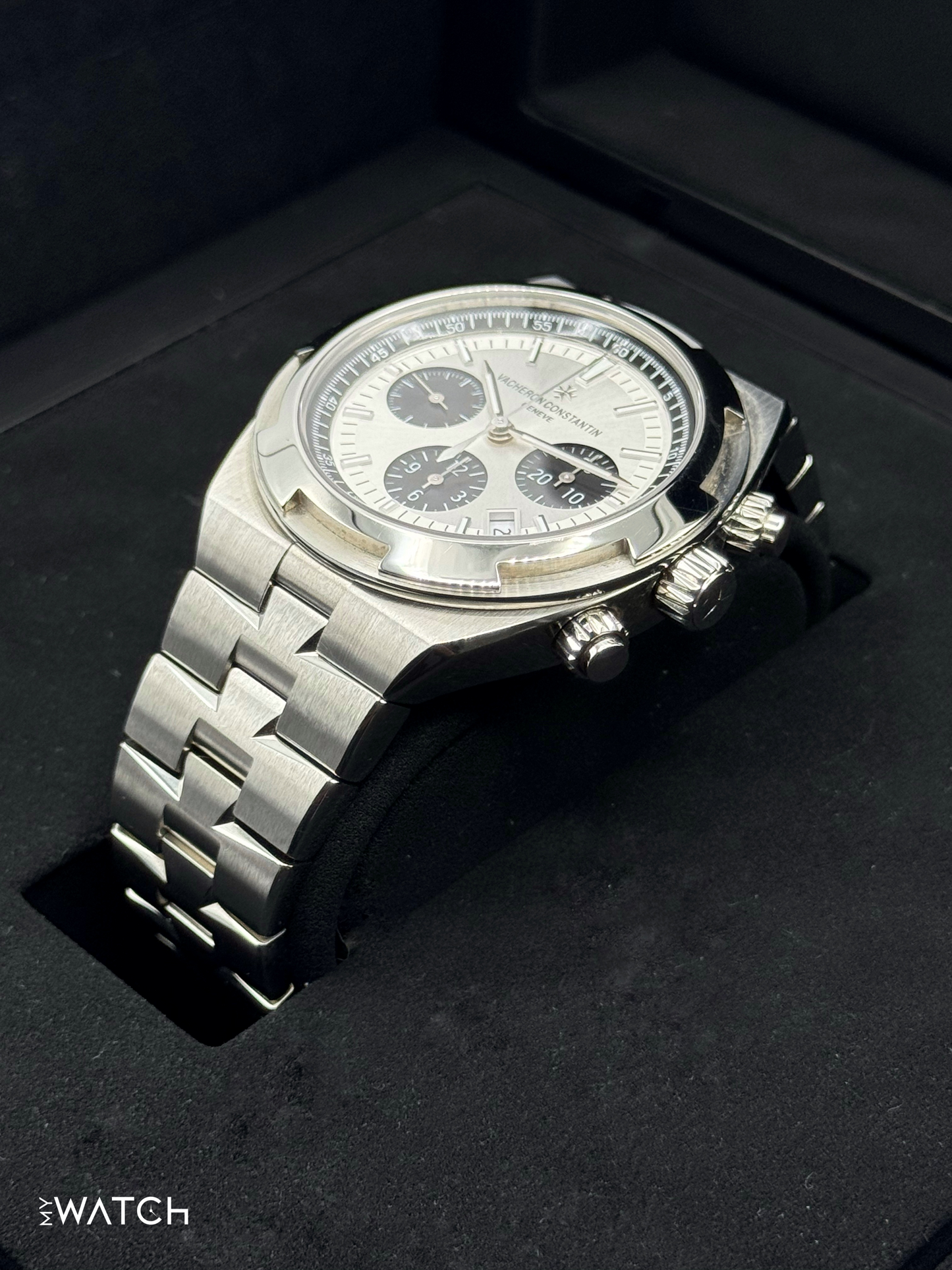 2023 Vacheron Constantin Overseas 42.5mm 5500V Stainless Panda Dial - MyWatchLLC