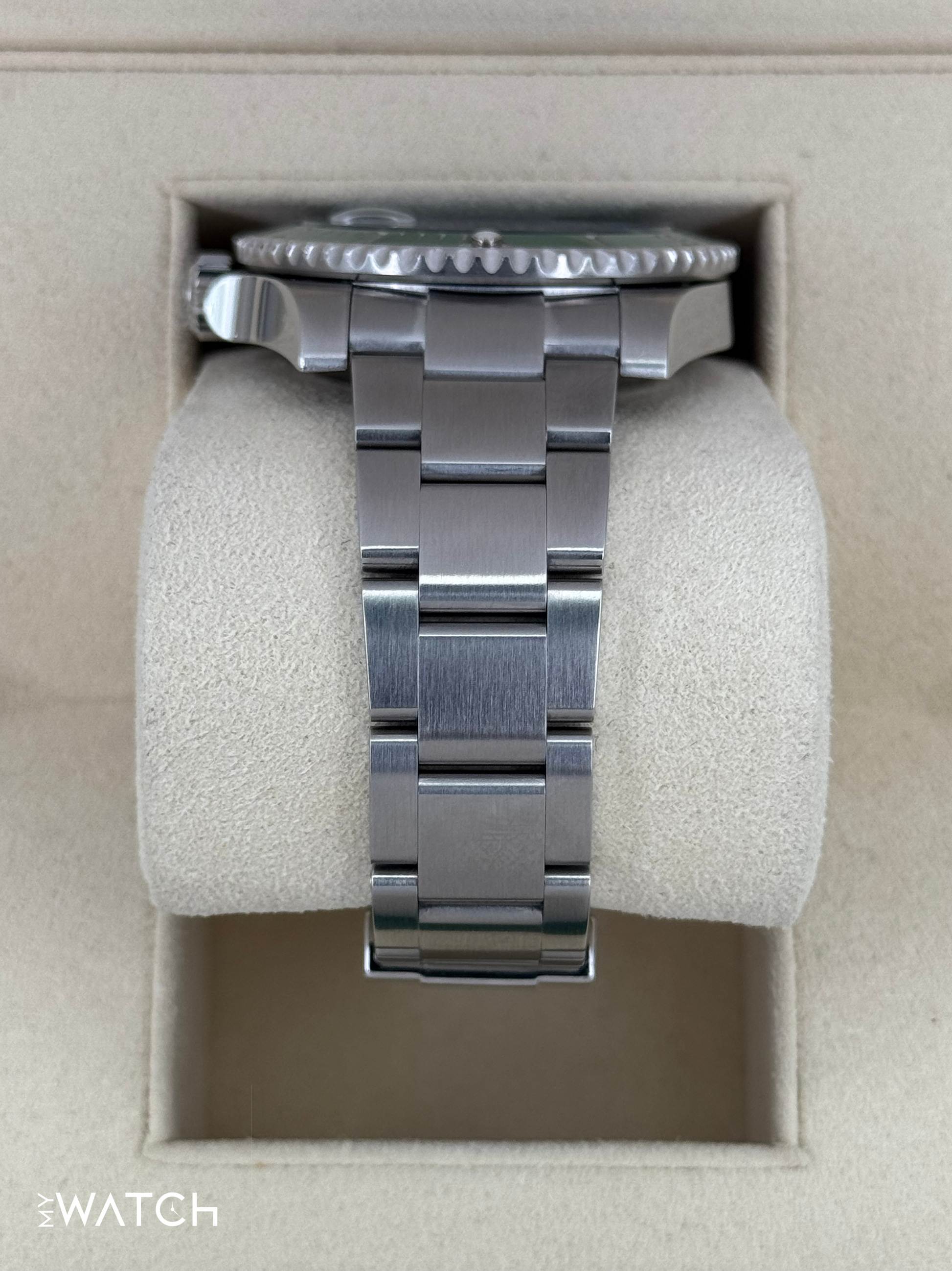 2020 Rolex Submariner “Hulkâ€?40mm 116610LV Green Dial - MyWatchLLC