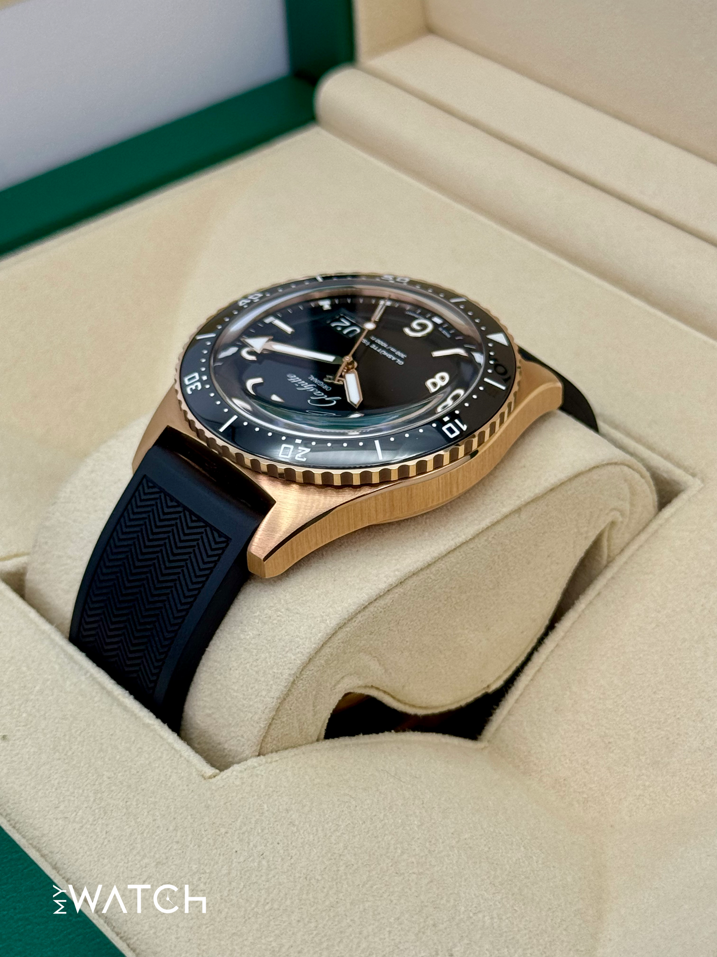 New 2025 Glashütte Seaq Panorama Date 43.2mm 1-36-13-03-90 Red Gold - MyWatchLLC