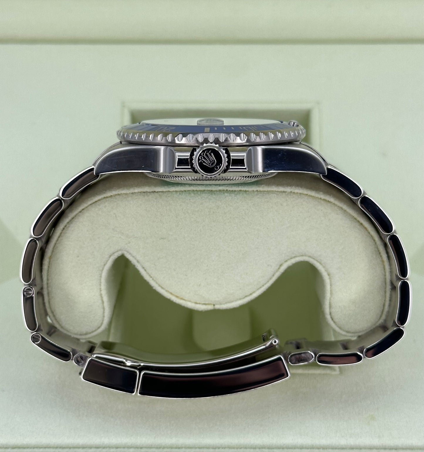 2009 Rolex Submariner Date “Smurfâ€?40mm 116619LB White Gold Blue Dial - MyWatchLLC