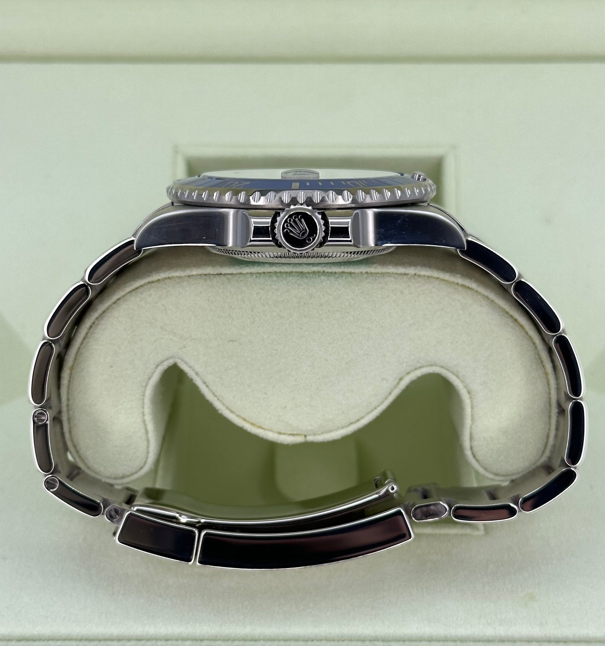 2009 Rolex Submariner Date “Smurfâ€?40mm 116619LB White Gold Blue Dial - MyWatchLLC