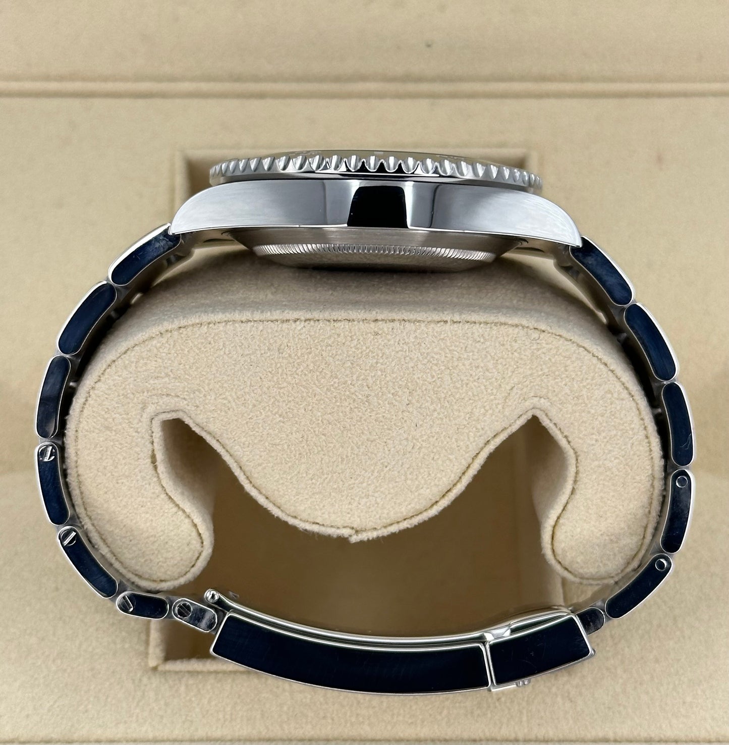 Rolex Submariner Date "Hulk" 40mm 116610LV Stainless Steel Green Dial - MyWatchLLC