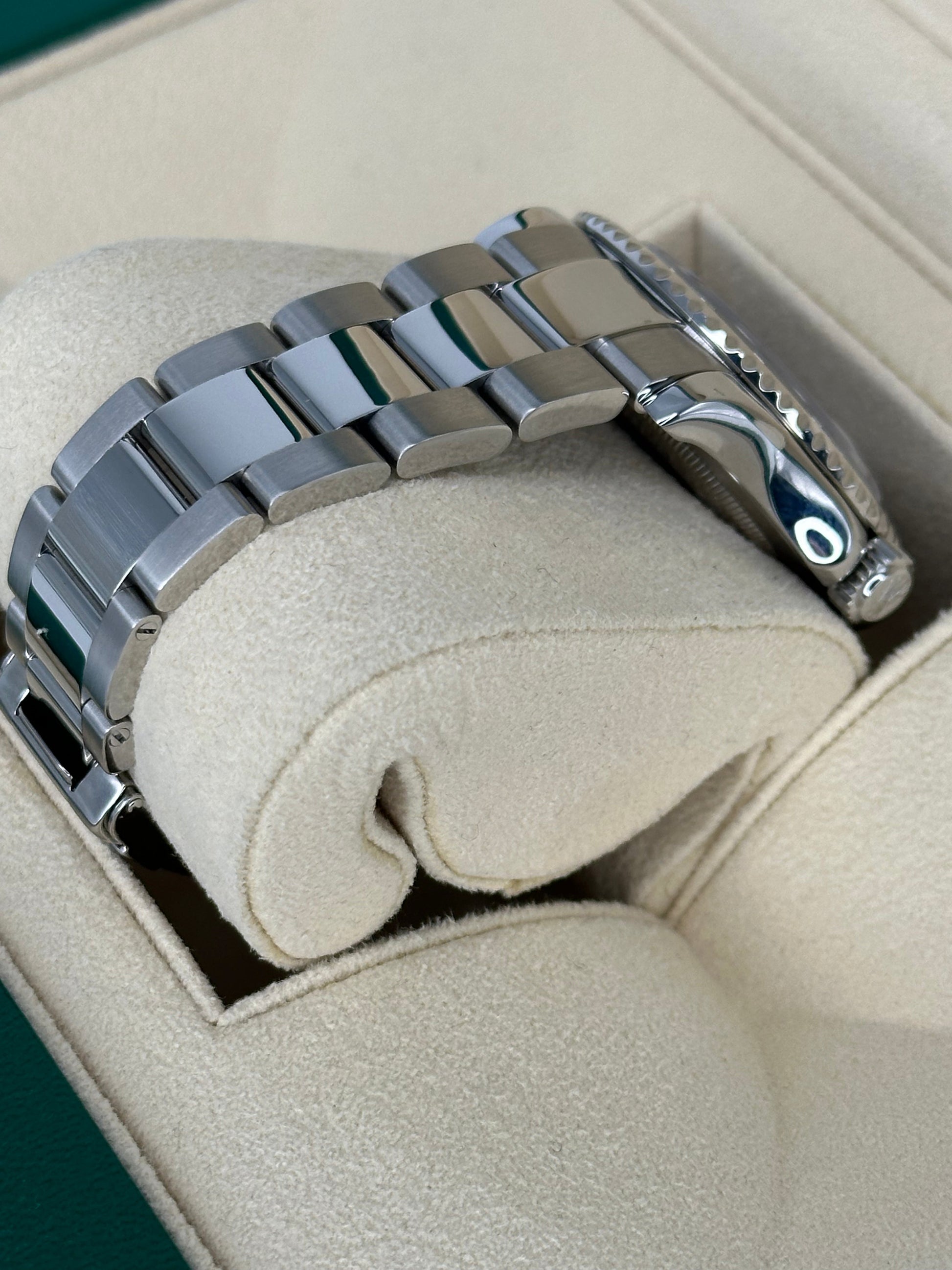 2004 Rolex Yacht-Master 40mm 16622 Stainless Steel Oyster Silver Dial - MyWatchLLC