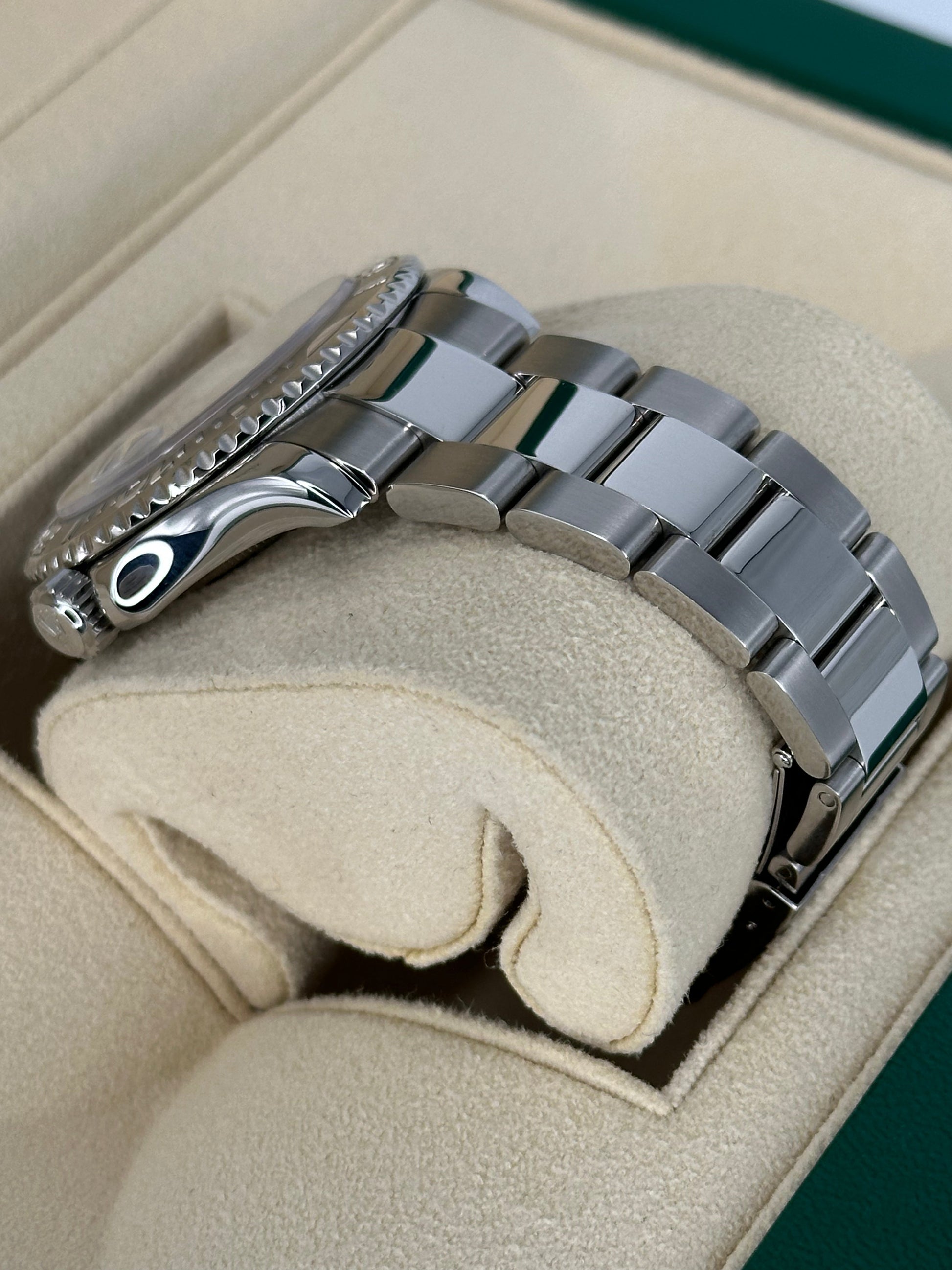 2004 Rolex Yacht-Master 40mm 16622 Stainless Steel Oyster Silver Dial - MyWatchLLC