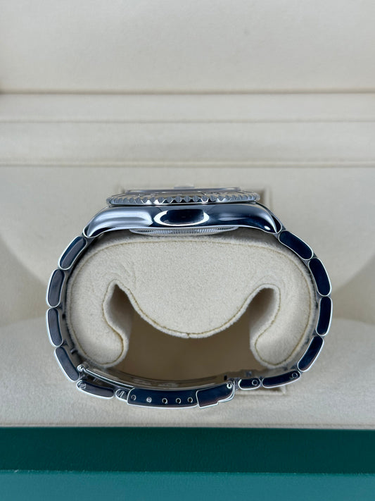 2004 Rolex Yacht-Master 40mm 16622 Stainless Steel Oyster Silver Dial - MyWatchLLC