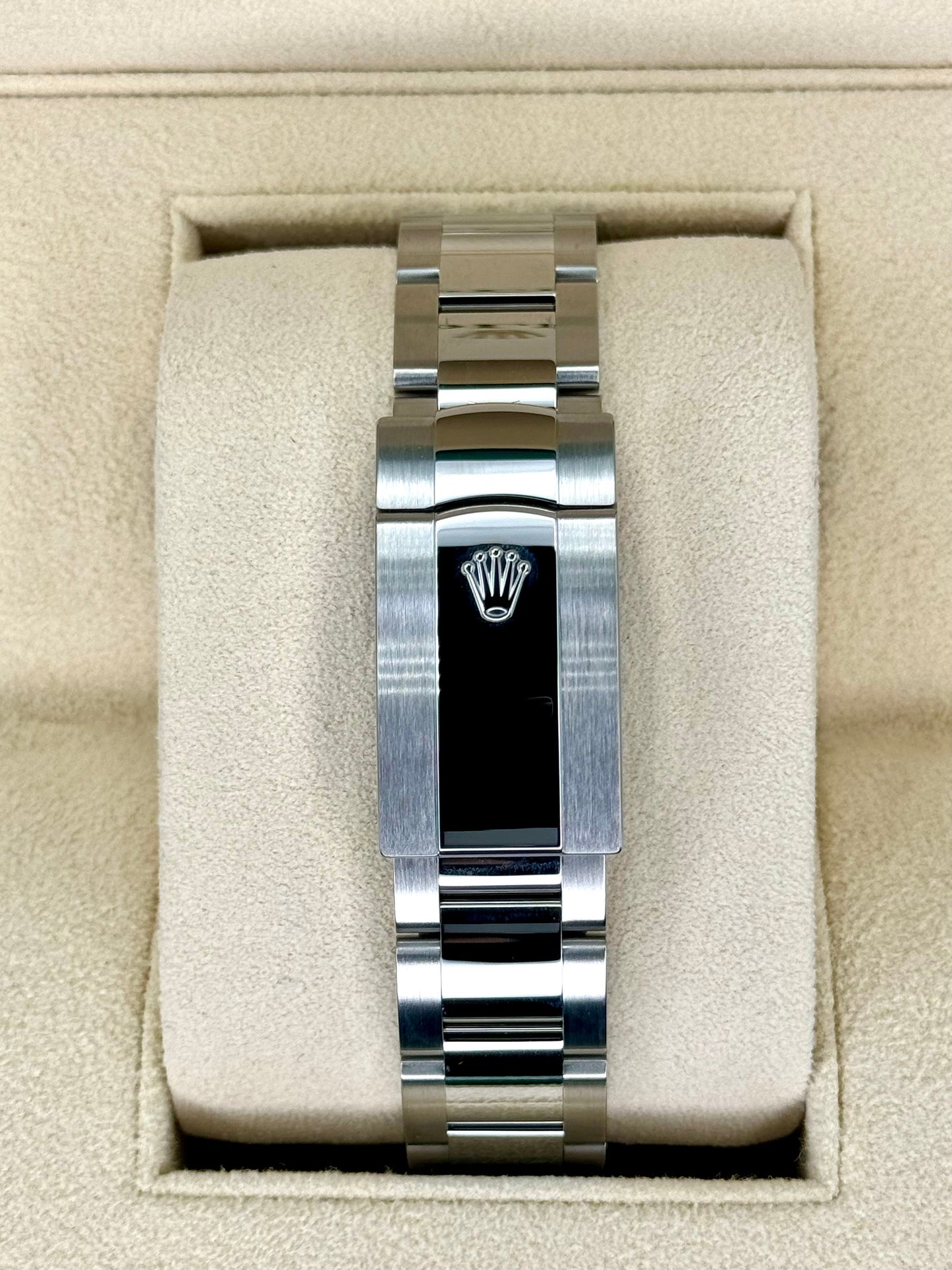 NEW 2023 Rolex Datejust 41mm 126300 Stainless Steel Oyster Green Dial - MyWatchLLC