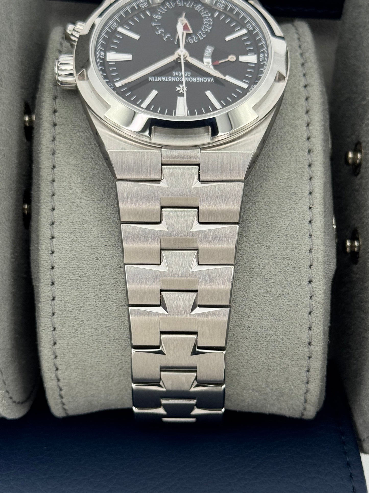 NEW 2025 Vacheron Constantin Overseas 41mm 7920V Dual Time Black Dial - MyWatchLLC