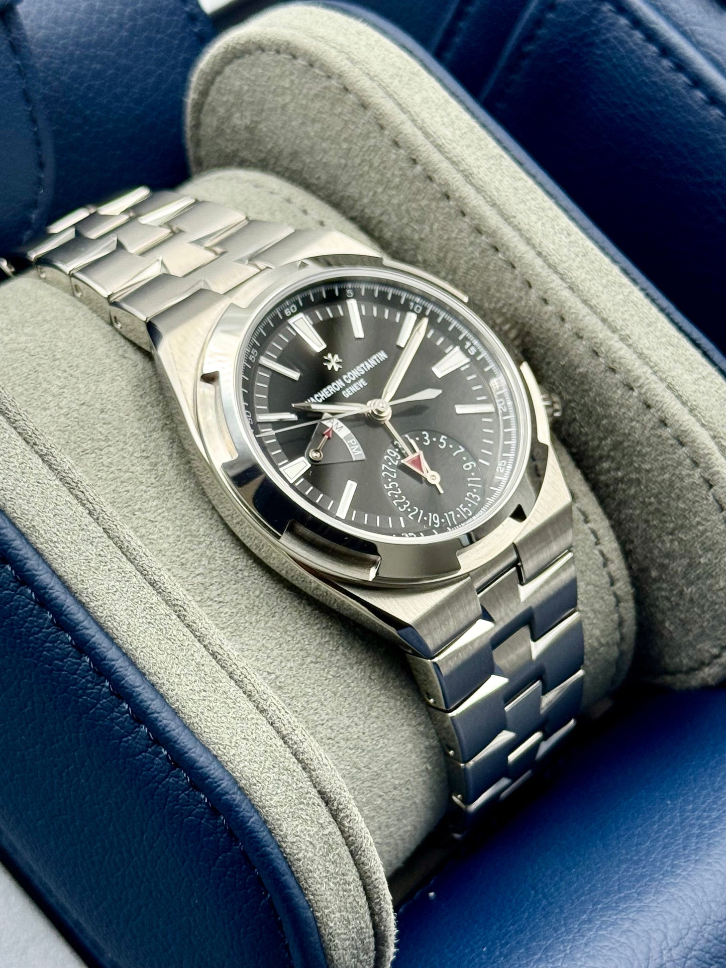 NEW 2025 Vacheron Constantin Overseas 41mm 7920V Dual Time Black Dial - MyWatchLLC