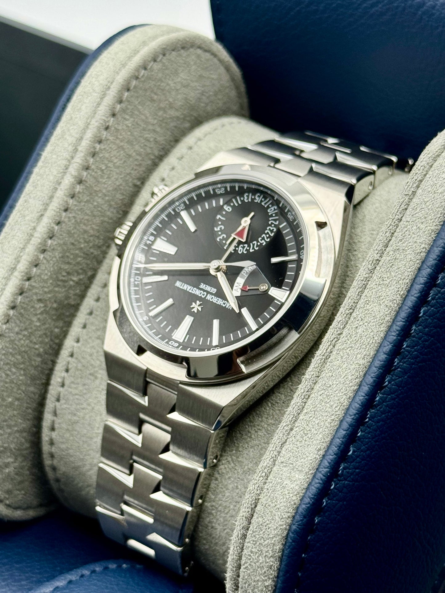 NEW 2025 Vacheron Constantin Overseas 41mm 7920V Dual Time Black Dial - MyWatchLLC