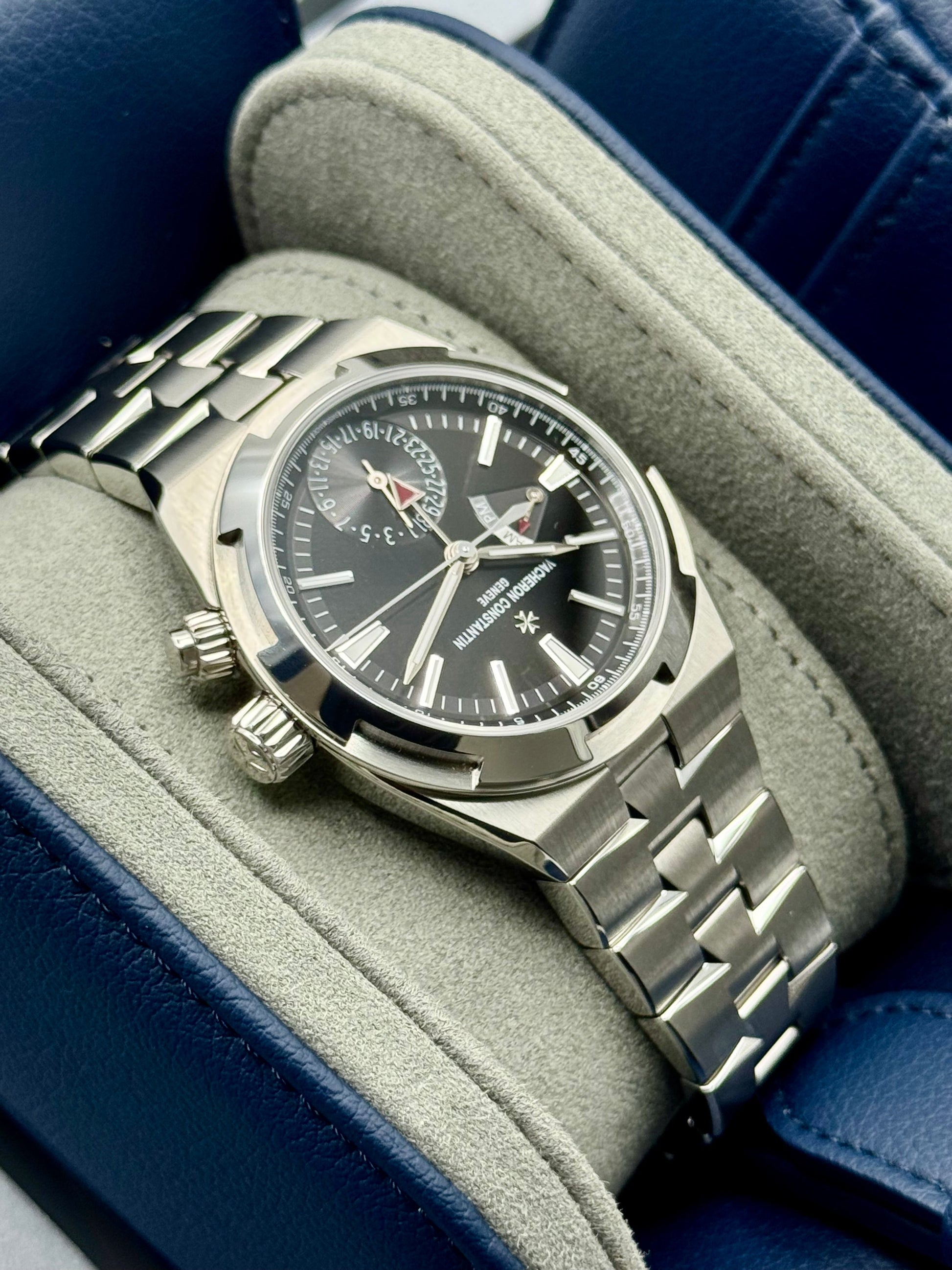 NEW 2025 Vacheron Constantin Overseas 41mm 7920V Dual Time Black Dial - MyWatchLLC