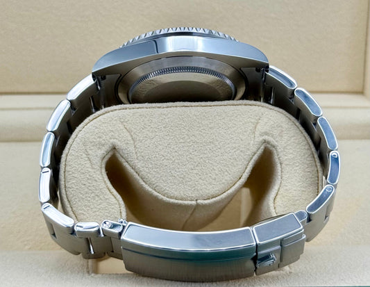 2017 Rolex Submariner "Hulk" 40mm 116610LV Green Dial - MyWatchLLC