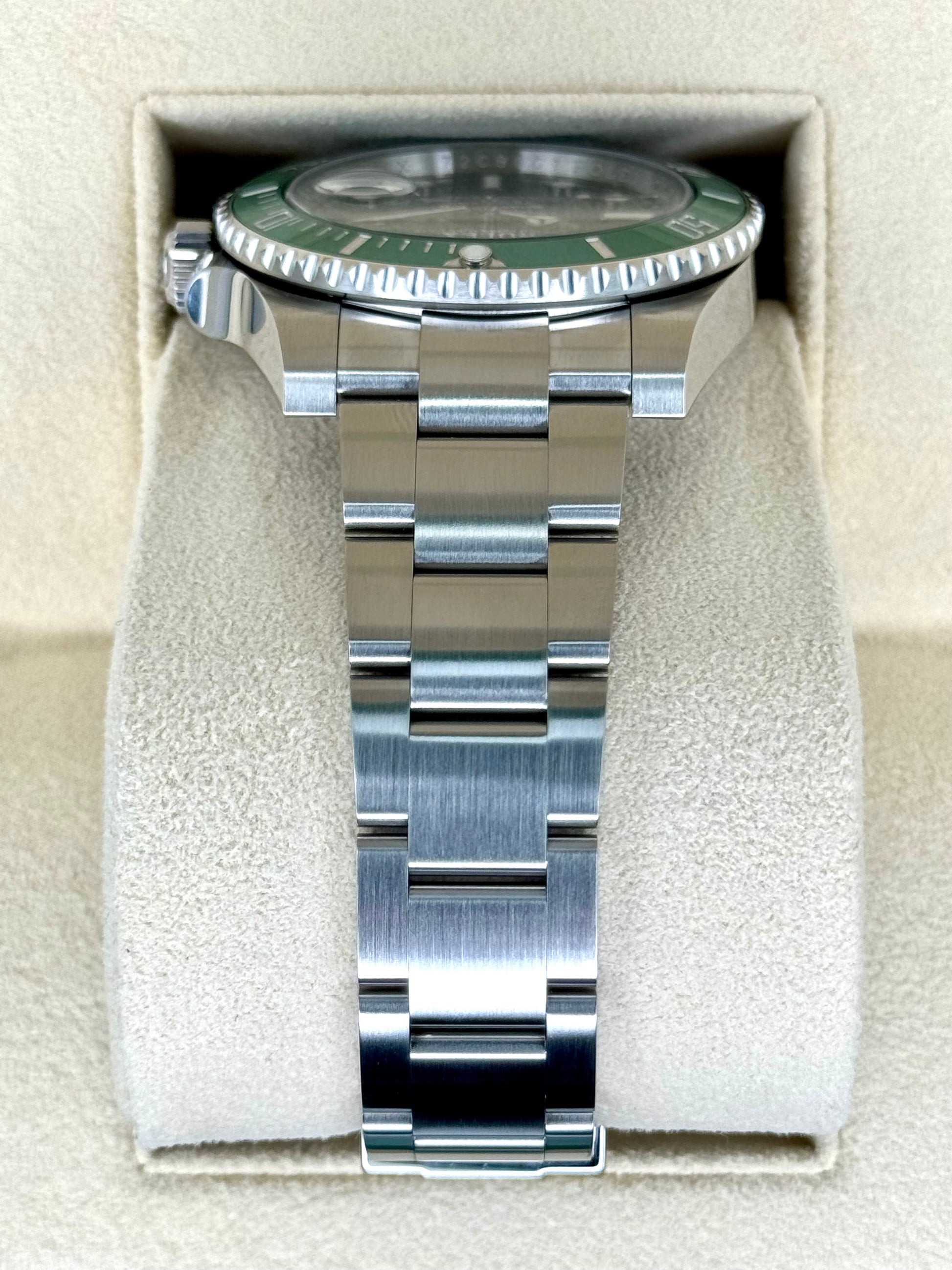 2018 Rolex Submariner “Hulkâ€?40mm 116610LV Green Dial - MyWatchLLC