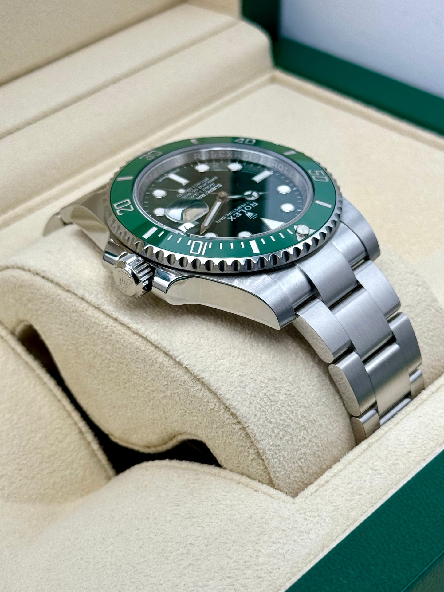 2018 Rolex Submariner “Hulkâ€?40mm 116610LV Green Dial - MyWatchLLC