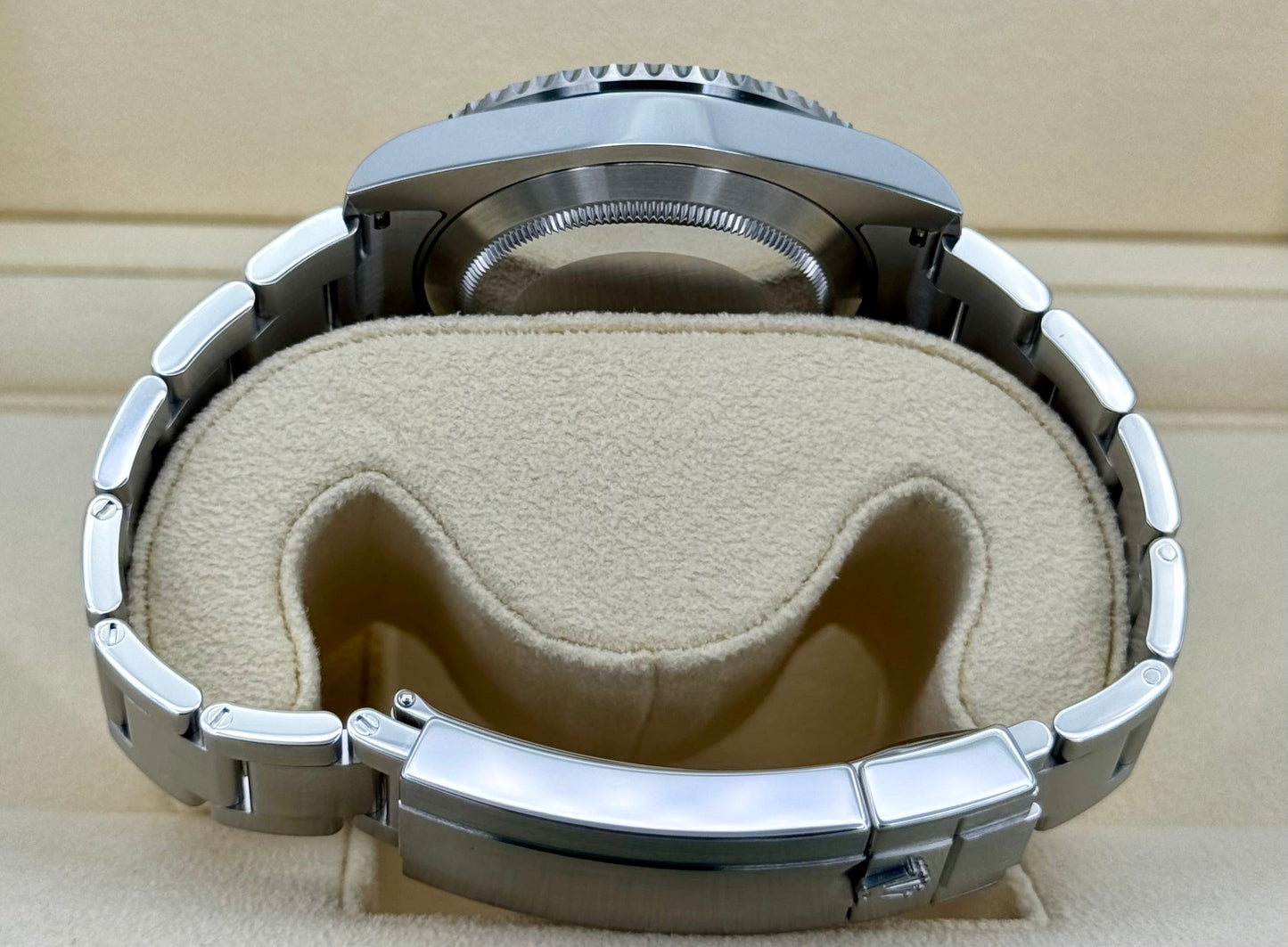 2018 Rolex Submariner “Hulkâ€?40mm 116610LV Green Dial - MyWatchLLC