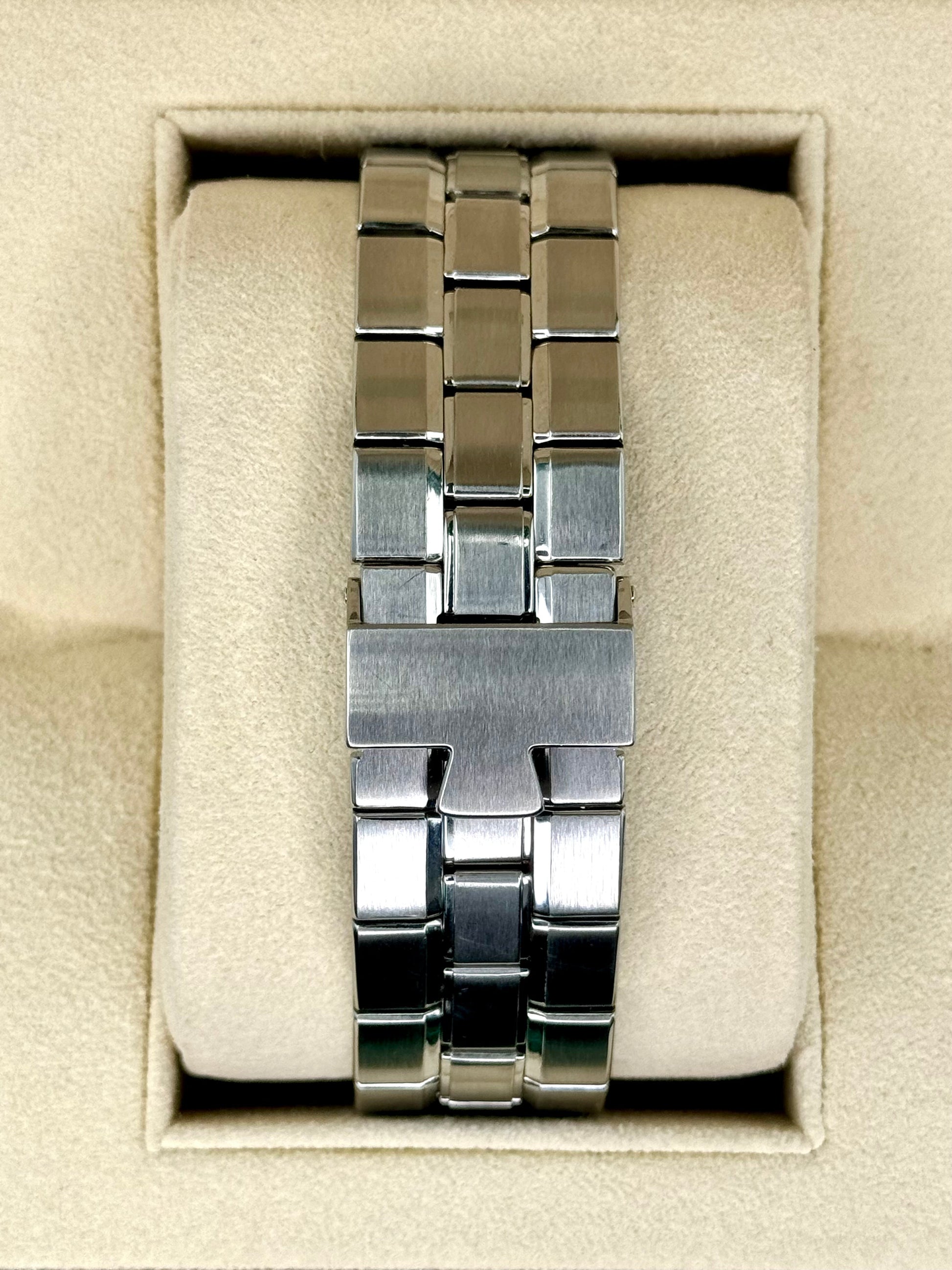 Vacheron Constantin Overseas Chrono 40mm 49140/423A-8886 Black Dial - MyWatchLLC