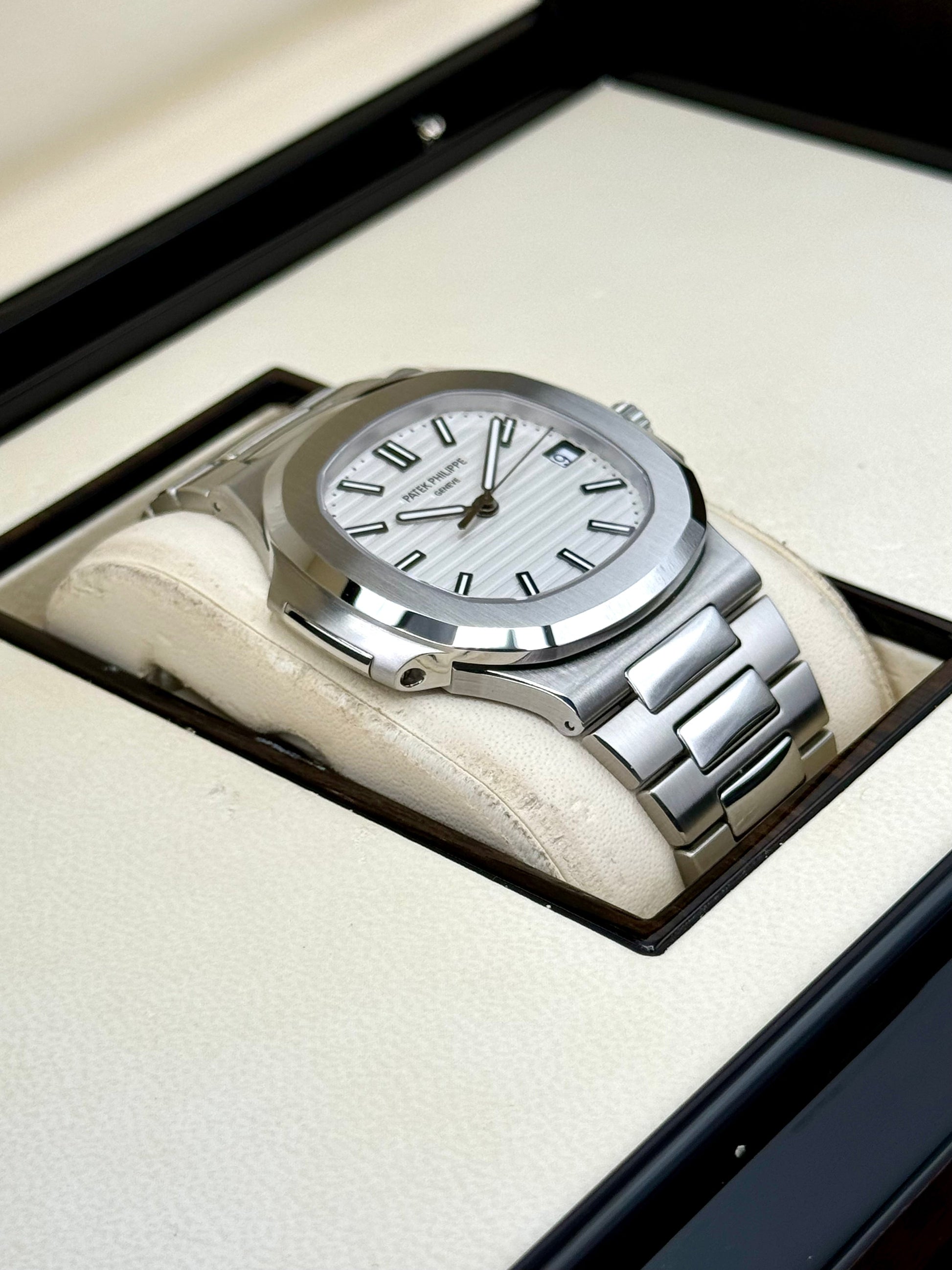 2015 Patek Philippe Nautilus 40mm 5711/1A Stainless Steel White Dial - MyWatchLLC