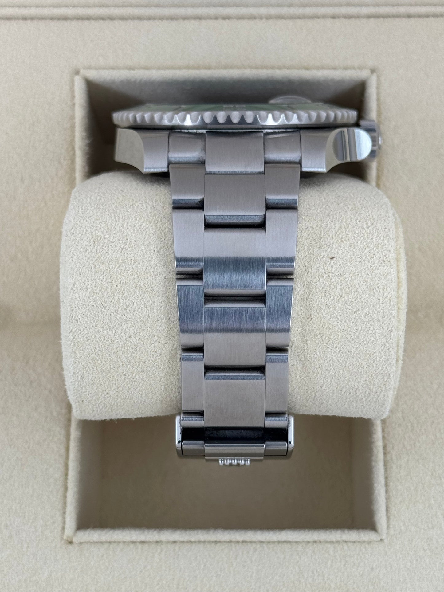 2019 Rolex Submariner “Hulkâ€?40mm 116610LV Green Dial - MyWatchLLC