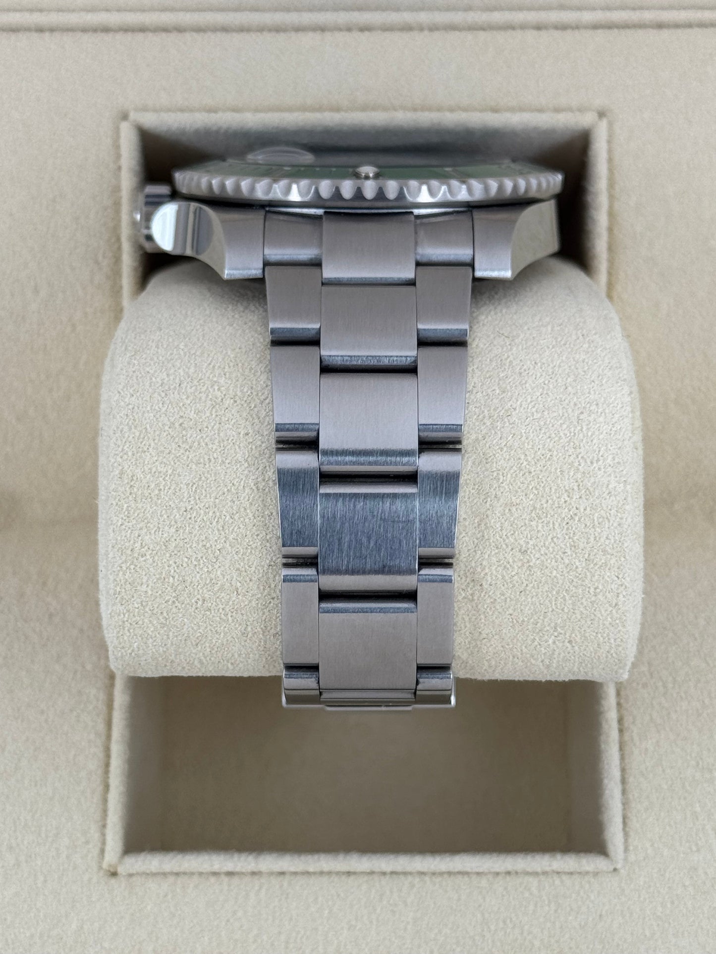 2019 Rolex Submariner “Hulkâ€?40mm 116610LV Green Dial - MyWatchLLC