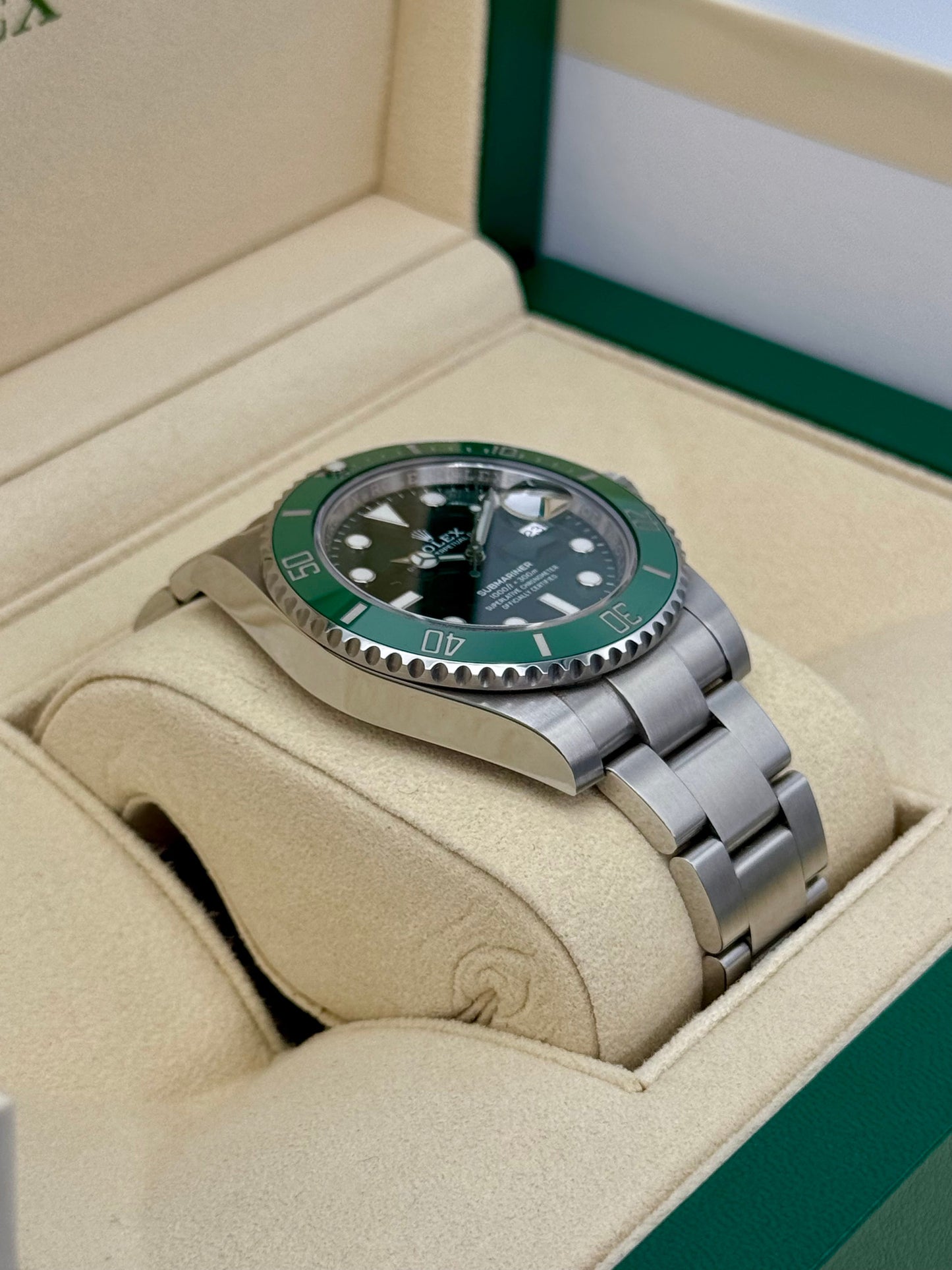 2019 Rolex Submariner “Hulkâ€?40mm 116610LV Green Dial - MyWatchLLC