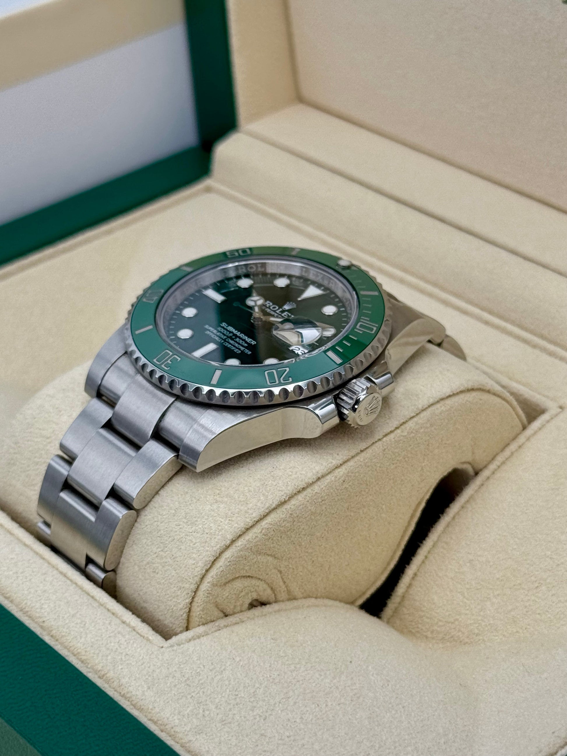 2019 Rolex Submariner “Hulkâ€?40mm 116610LV Green Dial - MyWatchLLC